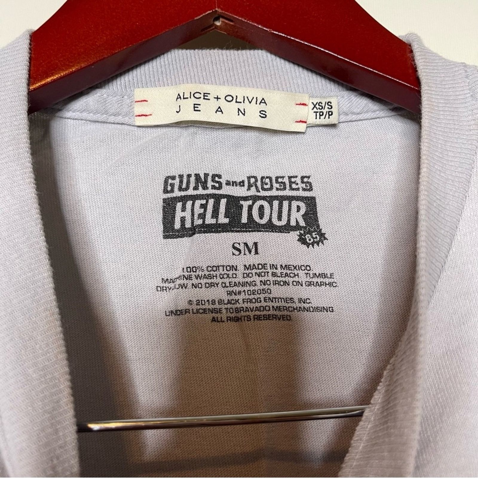 Alice + Olivia Alice & Olivia Guns 'n' Roses Hell Tour Band Tee S M Size S / US 4 / IT 40 - 6 Thumbnail