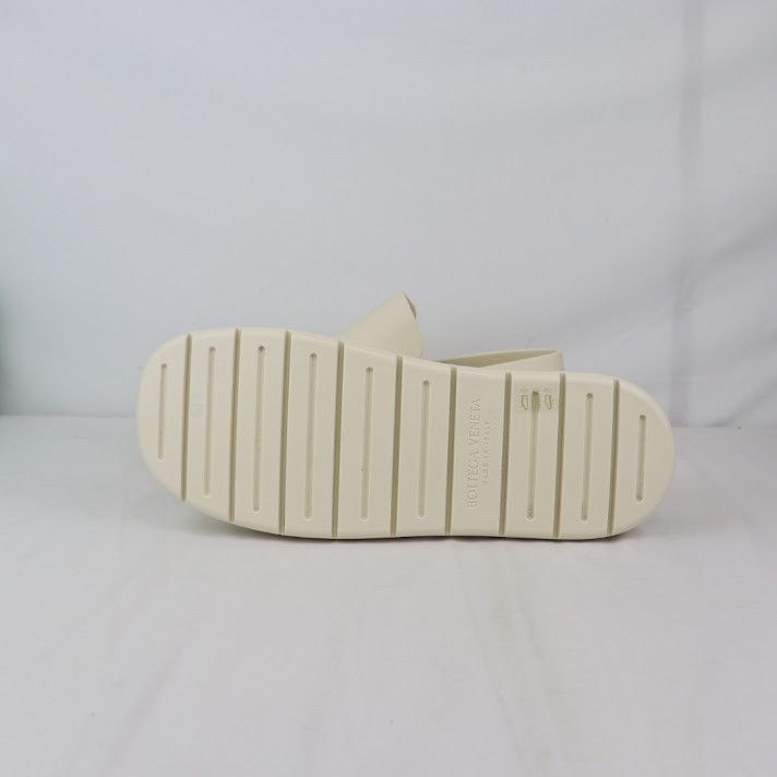 Bottega Veneta o1rshd1 Matt Rubber Puddle Sandal in Fondant Size US 11 / EU 44 - 9 Thumbnail