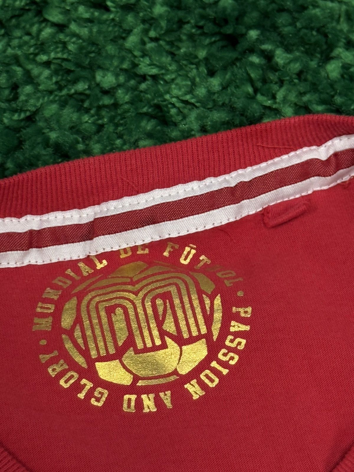 Vintage Vintage England Crest Logo Tee Red Medium UK Y2k Size US M / EU 48-50 / 2 - 3 Thumbnail