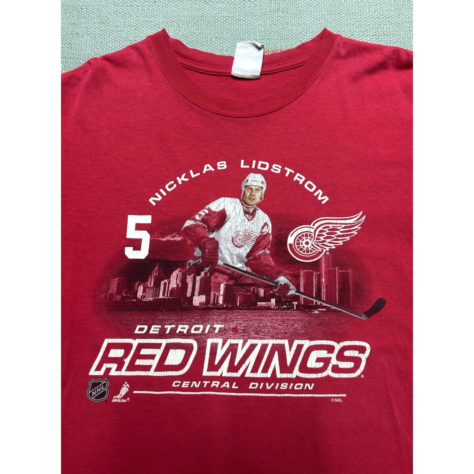 NHL VINTAGE Detroit Red Wings NHL Nicklas Lidstrom T-Shirt Mens L/XL Red Size US XL / EU 56 / 4 - 2 Thumbnail