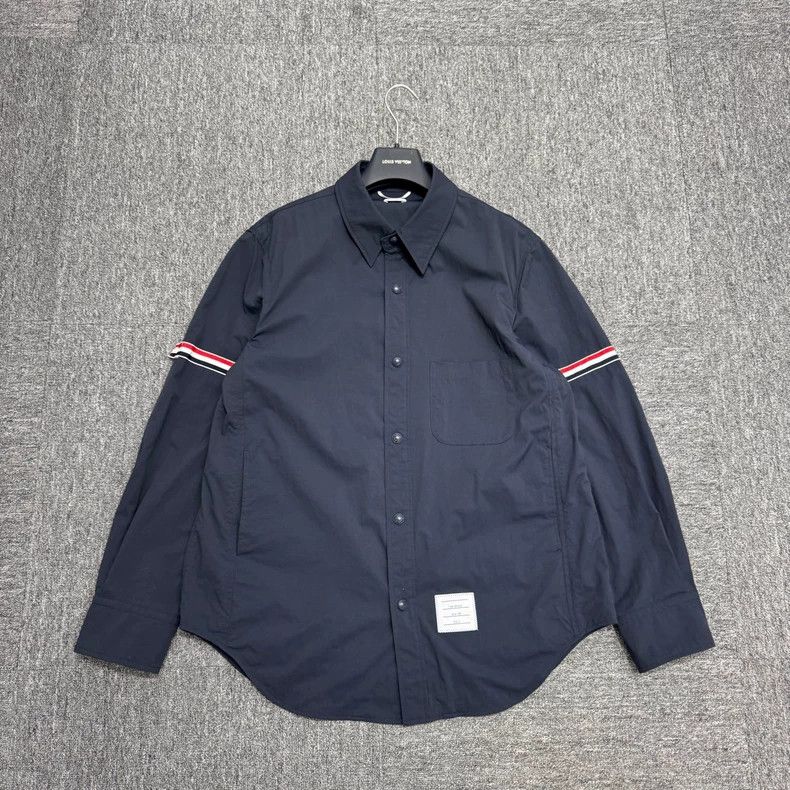Thom Browne Thom Browne size3 Cradle buttoned collar long sleeve shirt Size US L / EU 52-54 / 3 - 1 Thumbnail