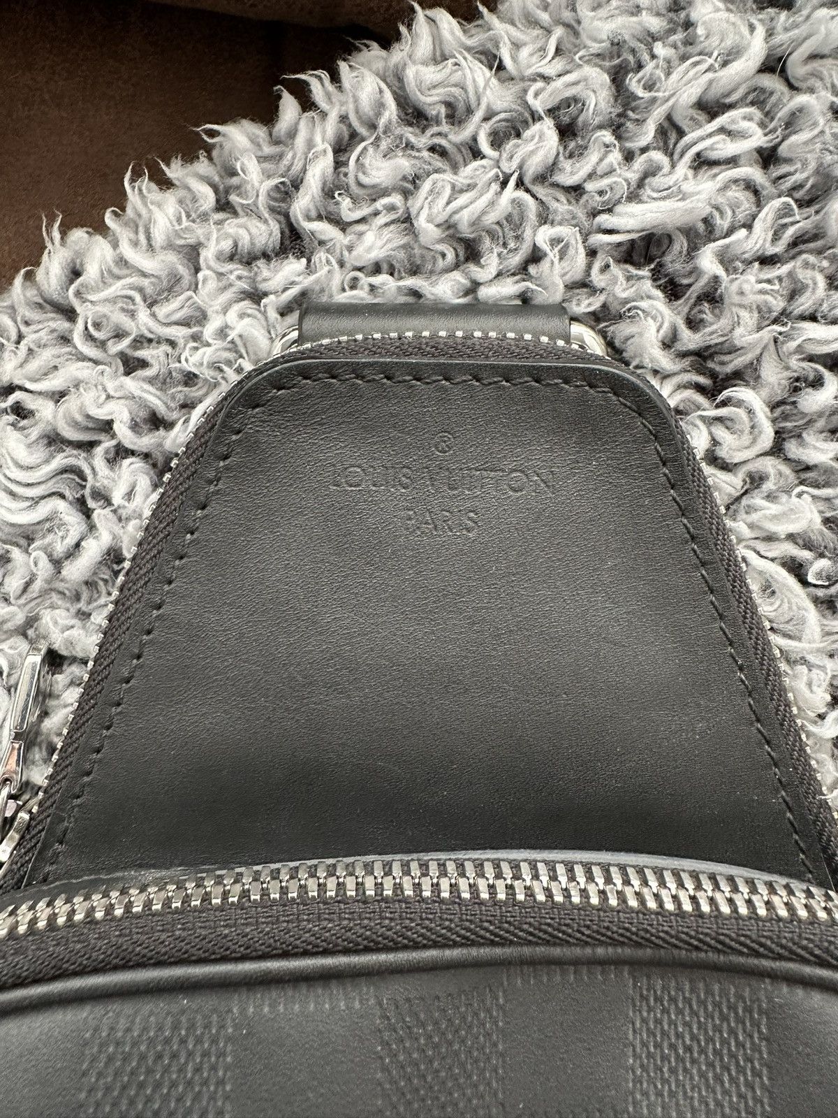 Louis Vuitton Louis Vuitton Avenue Sling Size ONE SIZE - 2 Thumbnail