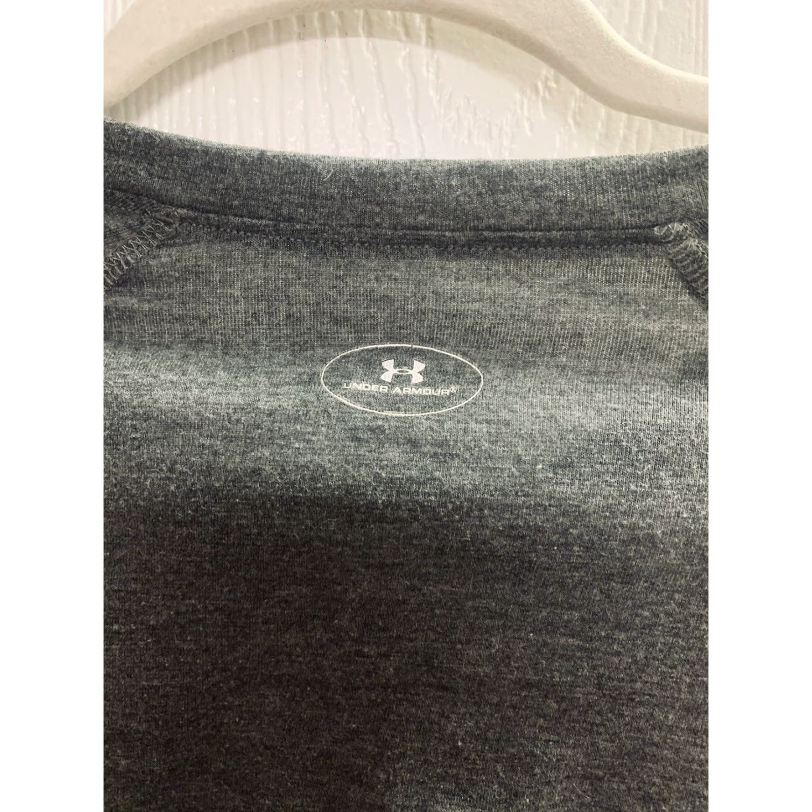 Under Armour Under armour Women's Top T-Shirt Medium V-Neck Gray Short Sleeve Pullover Logo Breathable Athletic Fit Activewear Shirt Size M / US 6-8 / IT 42-44 - 4 Thumbnail
