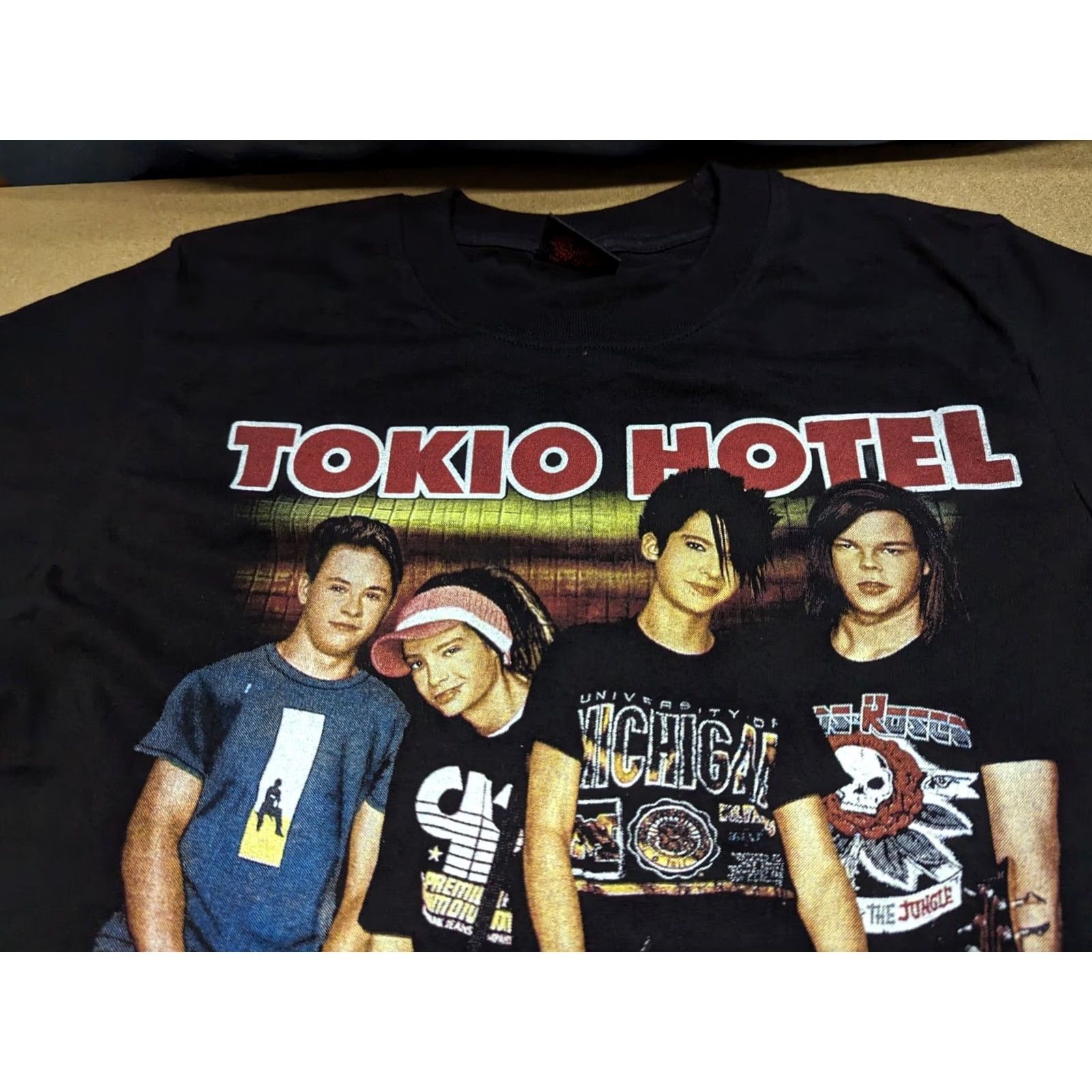 Vintage VINTAGE Tokio Hotel Mens Medium Shirt Black Band Tee Music Pop Rock Tokyo Size US M / EU 48-50 / 2 - 6 Thumbnail