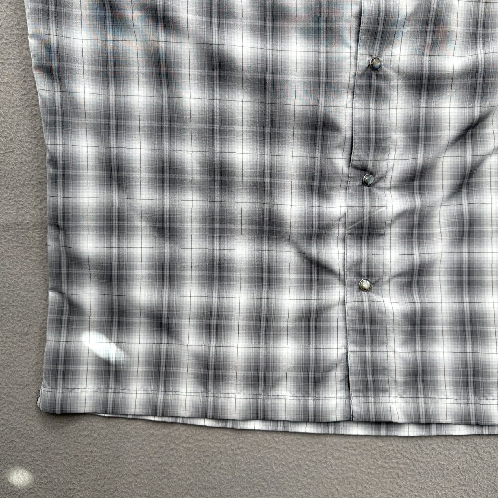 Vintage KÜHL Shirt Mens XL Gray Plaid Short Sleeve Button-Up IONIK Outdoor Size US XL / EU 56 / 4 - 5 Thumbnail