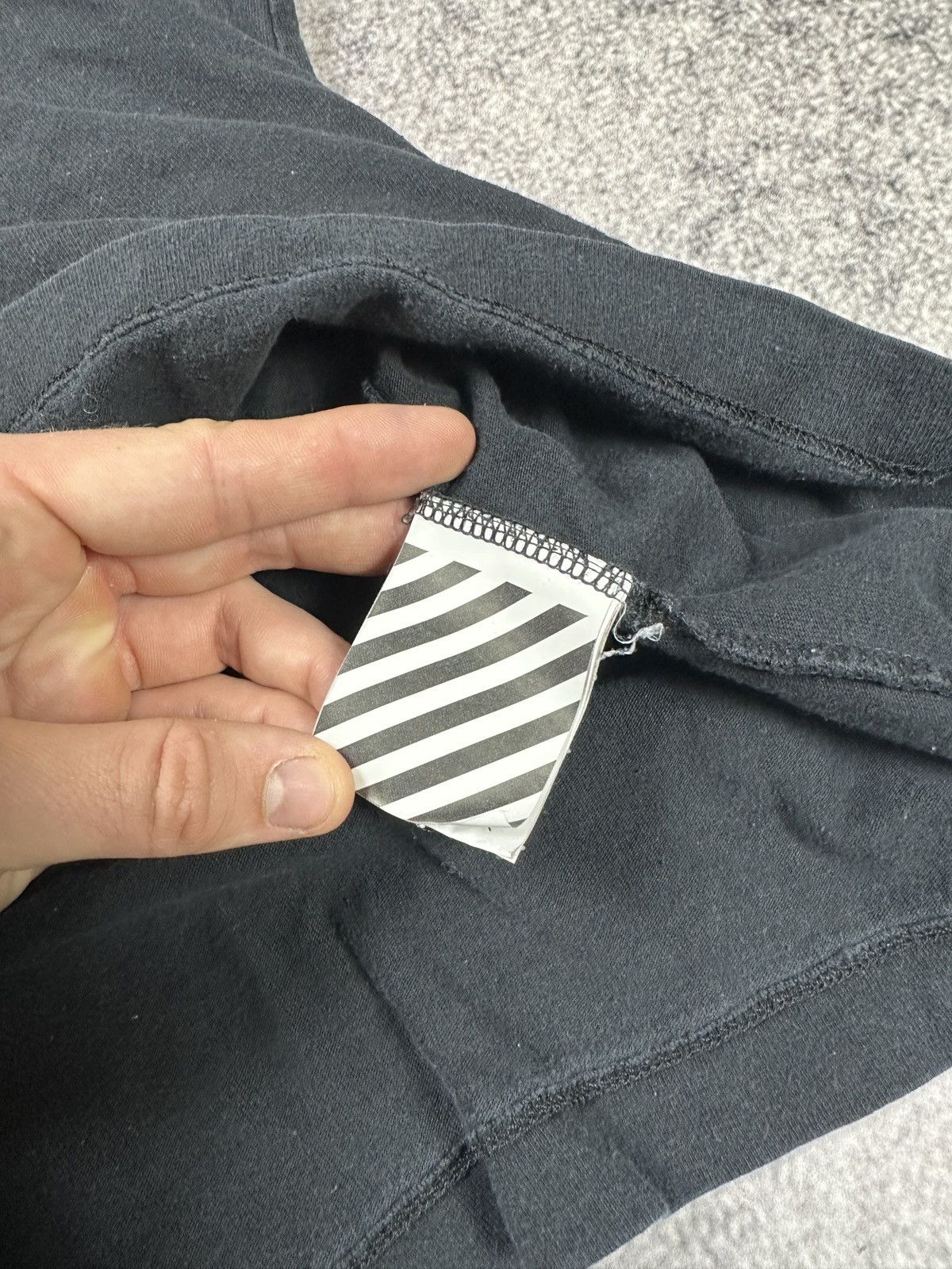 Off-White Off-White Back Logo T-shirt Streetwear Style Rare USA L Size US S / EU 44-46 / 1 - 7 Thumbnail