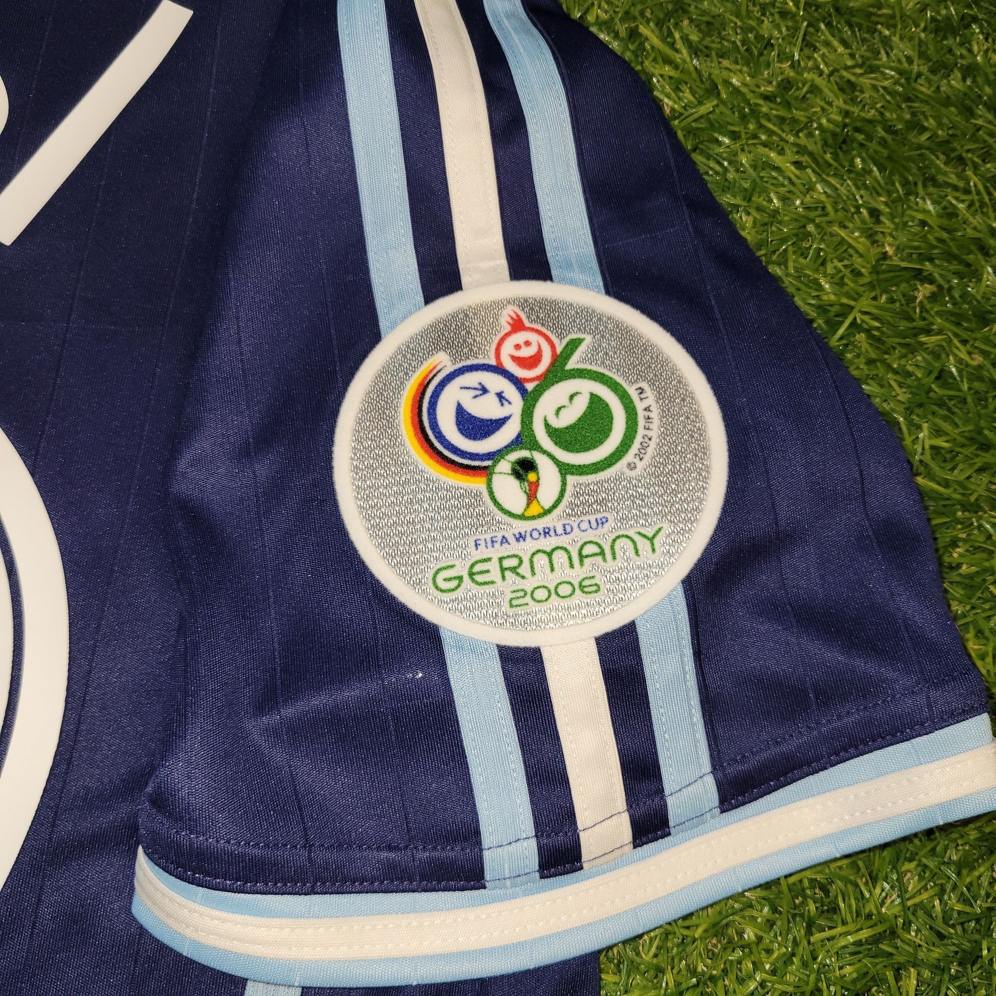Adidas Messi Argentina 2006 WORLD CUP Away Soccer Jersey Shirt M Size US M / EU 48-50 / 2 - 4 Thumbnail