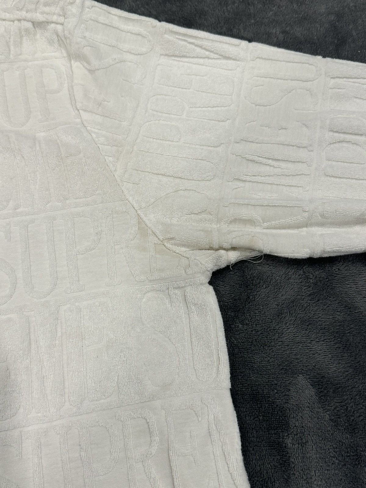 Supreme Supreme Monogram Sweater Size US M / EU 48-50 / 2 - 5 Thumbnail