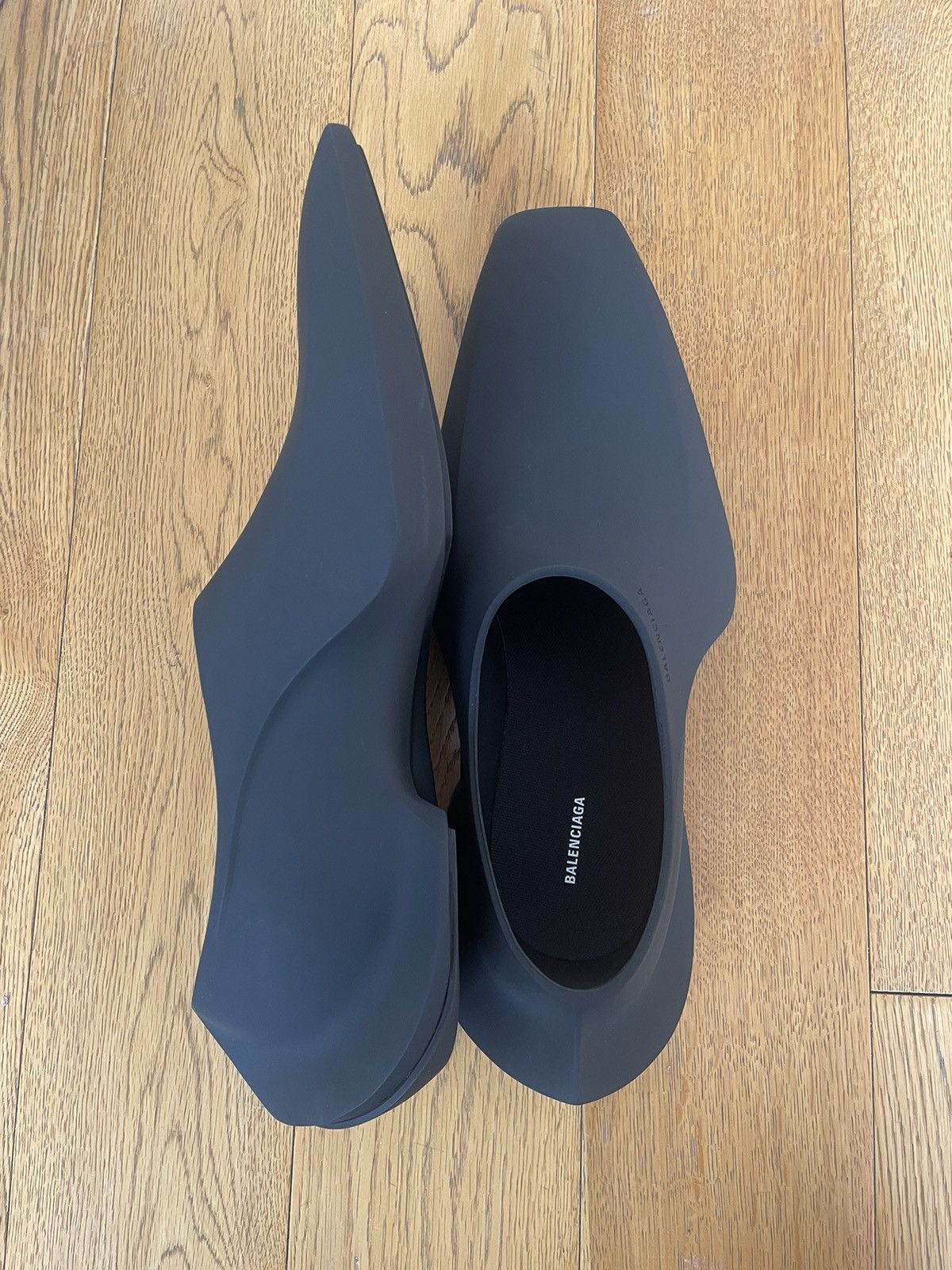 Balenciaga Never worn Matt Black Balenciaga Space shoes Size US 10 / EU 43 - 4 Thumbnail