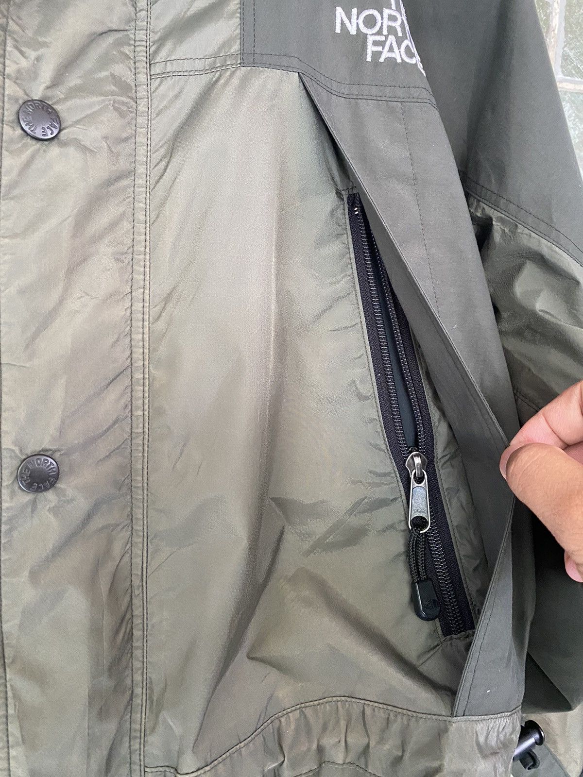 The North Face THE NORTH FACE Gore-Tex Hoodie Jacket (M) Size US M / EU 48-50 / 2 - 14 Thumbnail