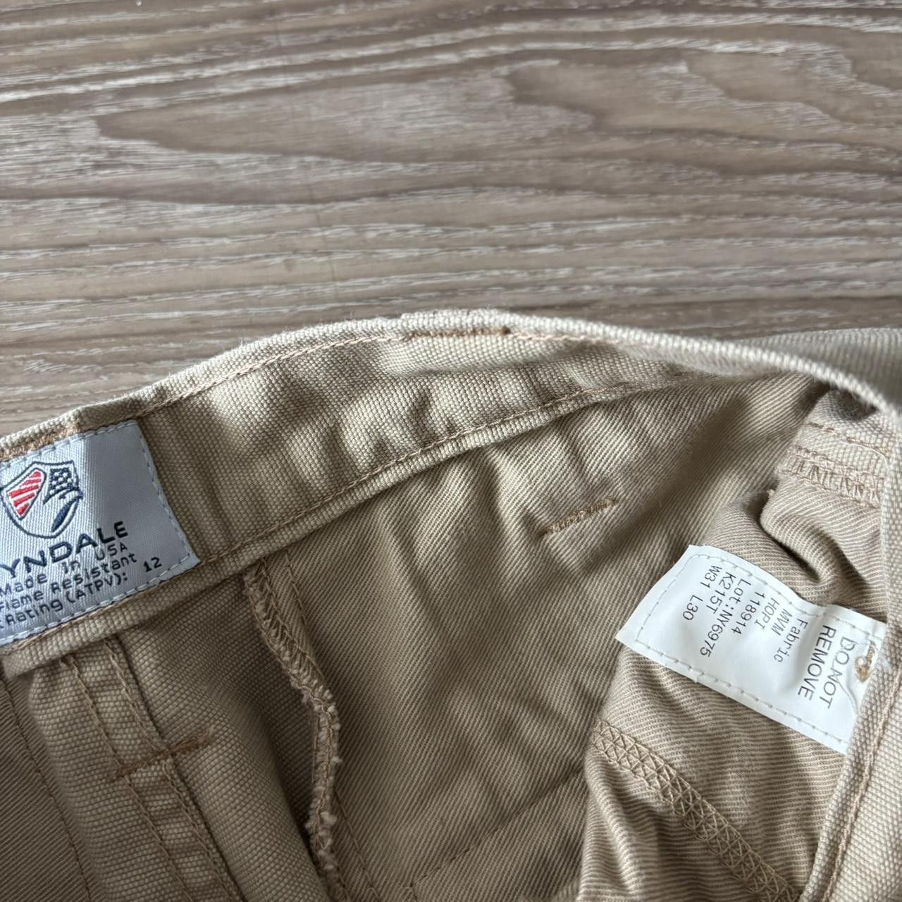 Vintage Crazy Vintage Y2K/2000s Khaki Workwear Essential Cargo Pants! 29x30 Size US 29 - 7 Thumbnail