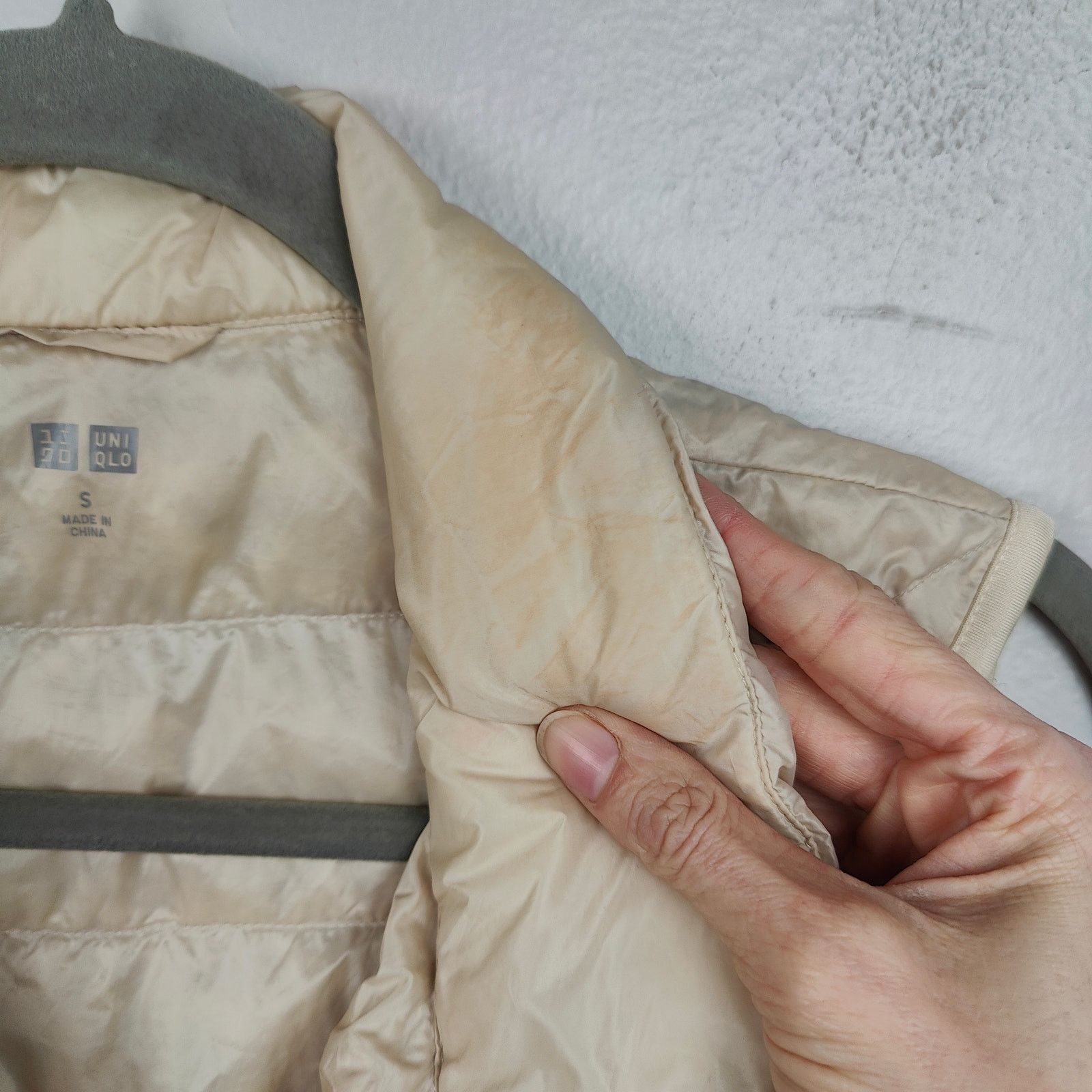 Uniqlo Uniqlo Ultra Light Down Puffer Vest Womens Small Cream Size S / US 4 / IT 40 - 5 Thumbnail