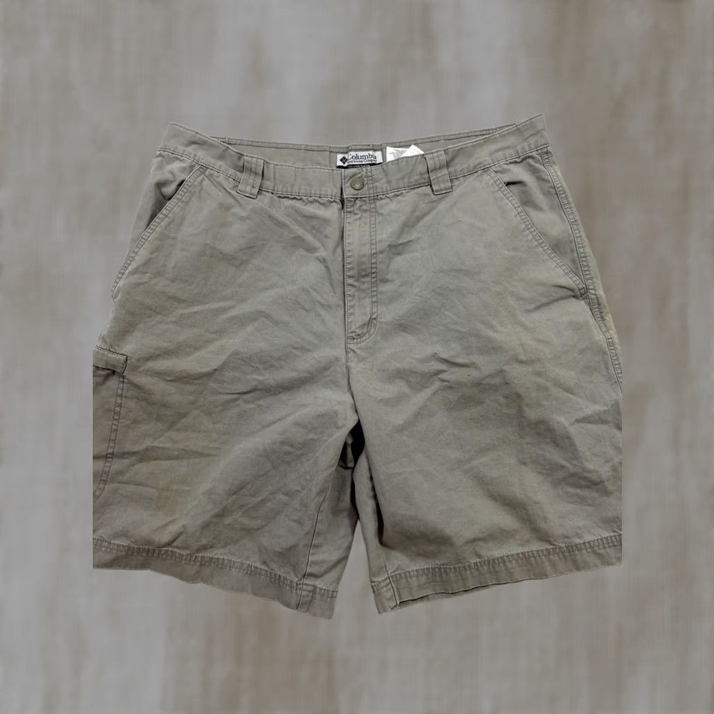 Vintage Columbia Cargo Shorts Mens 38x9 Gray Cotton Canvas Cargo Pocket Zip Flat Front Regular Rise 9in Sz 38 Shirt? Size US 38 / EU 54 - 1 Thumbnail