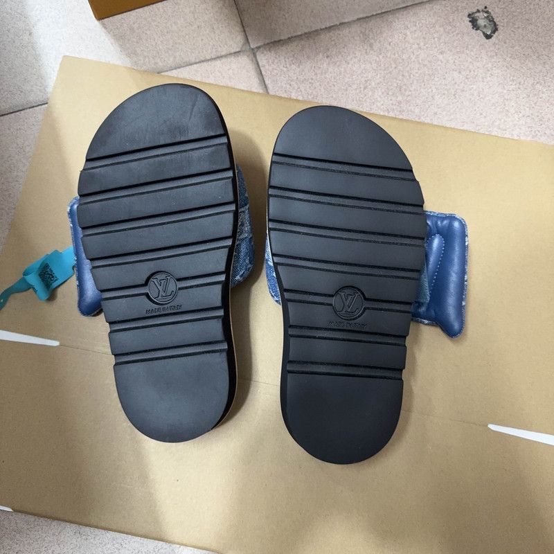 Louis Vuitton Louis Vuitton Pool Pillow Comfort Slide Sandals -2505 Size US 6 / IT 36 - 4 Thumbnail