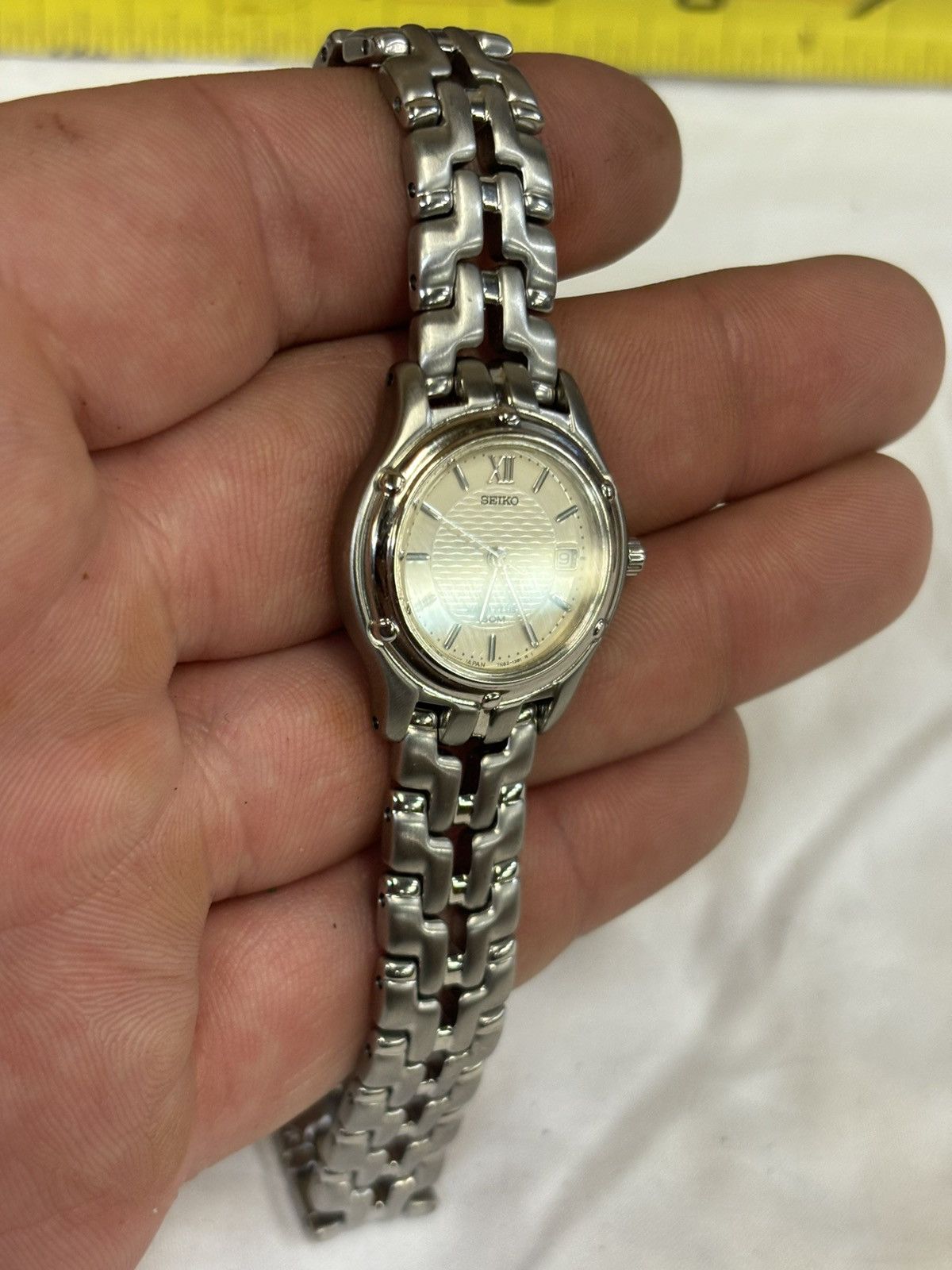 Seiko Seiko 7N82-0599 5 Bar Silver Tone Womens Watch! New battery! Size ONE SIZE - 4 Thumbnail