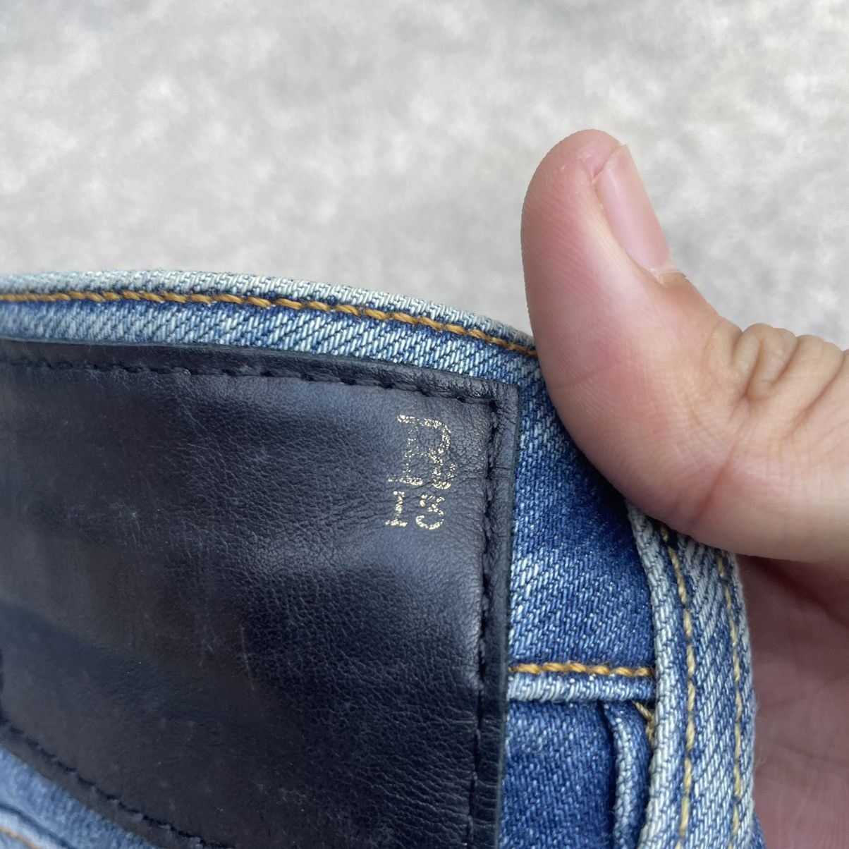 R13 Authentic R13 Boy Straight Size 26 Baylis W Rips Denim Jeans Size 26" / US 2 / IT 38 - 19 Thumbnail