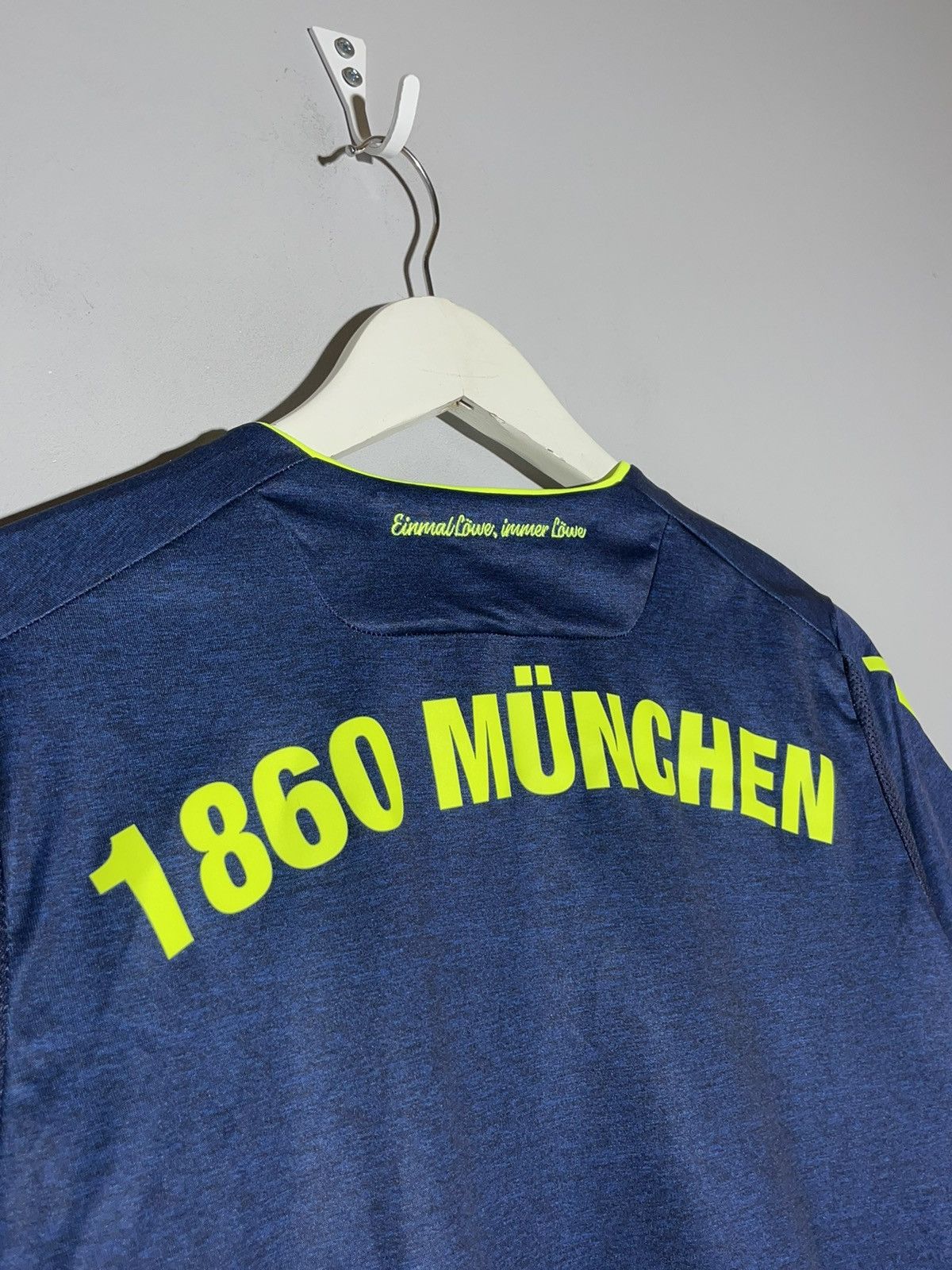 Macron TSV 1860 München Hummel 2018/19 Away Y2k Football Shirt Size US S / EU 44-46 / 1 - 14 Thumbnail