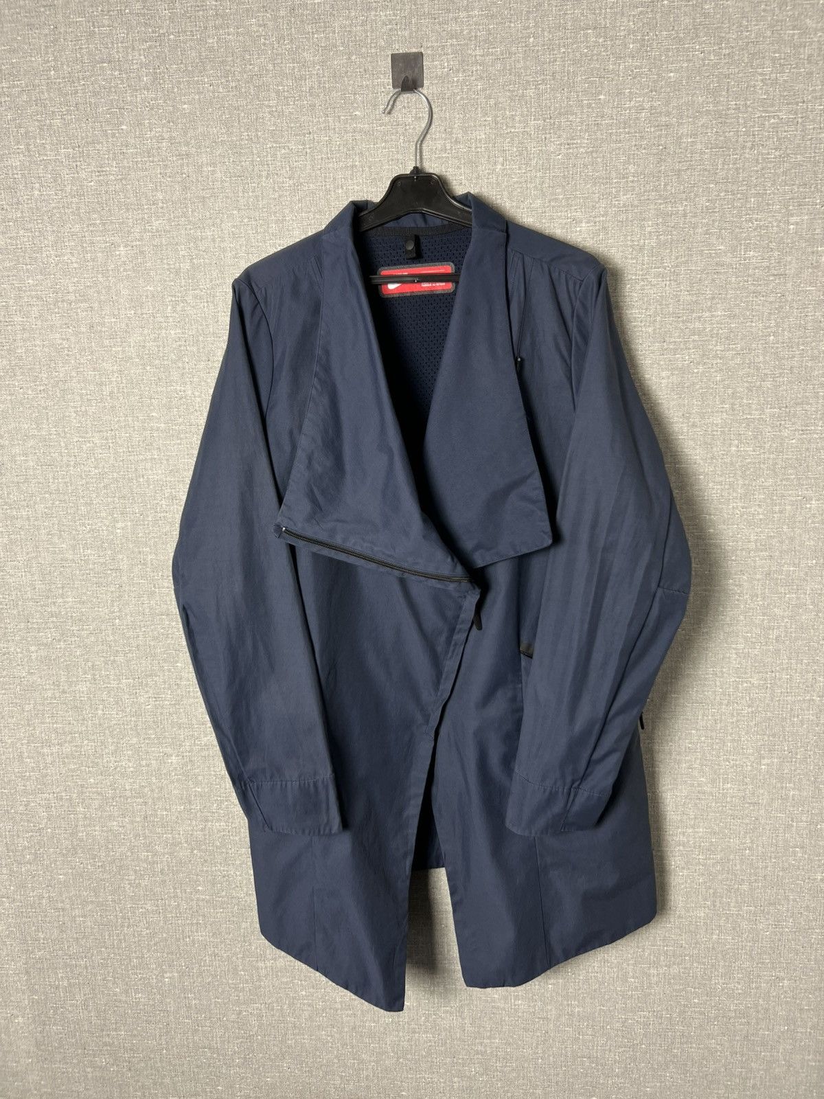 Nike Nike Tech Lightweight Asymmetrical Zip Parka Shell Jacket Size M / US 6-8 / IT 42-44 - 1 Thumbnail