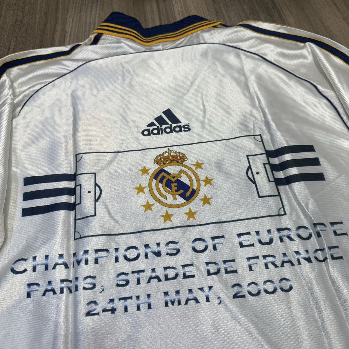 Adidas Real Madrid 2000 special edition shirt Size US M / EU 48-50 / 2 - 5 Thumbnail