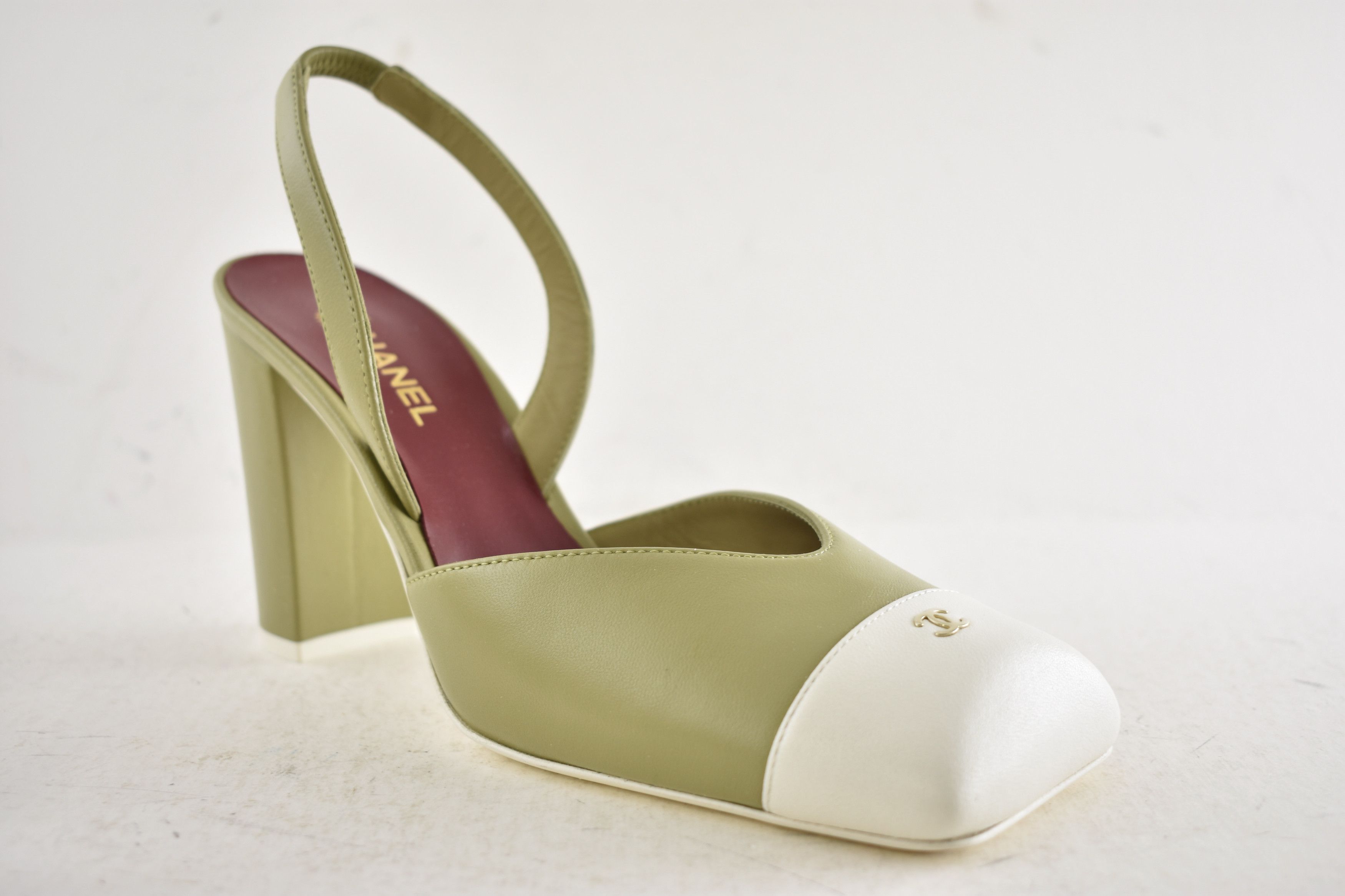 Chanel 26S Blazy Khaki Ivory Square Slingback Block Heel Pump 36.5 Size US 6.5 / IT 36.5 - 4 Thumbnail