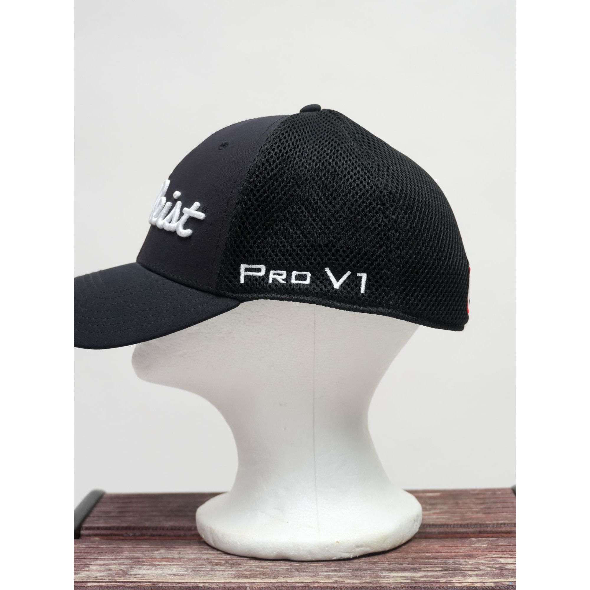 Titleist Titliest Fj Pro V1 Golf Hat Size ONE SIZE - 3 Thumbnail