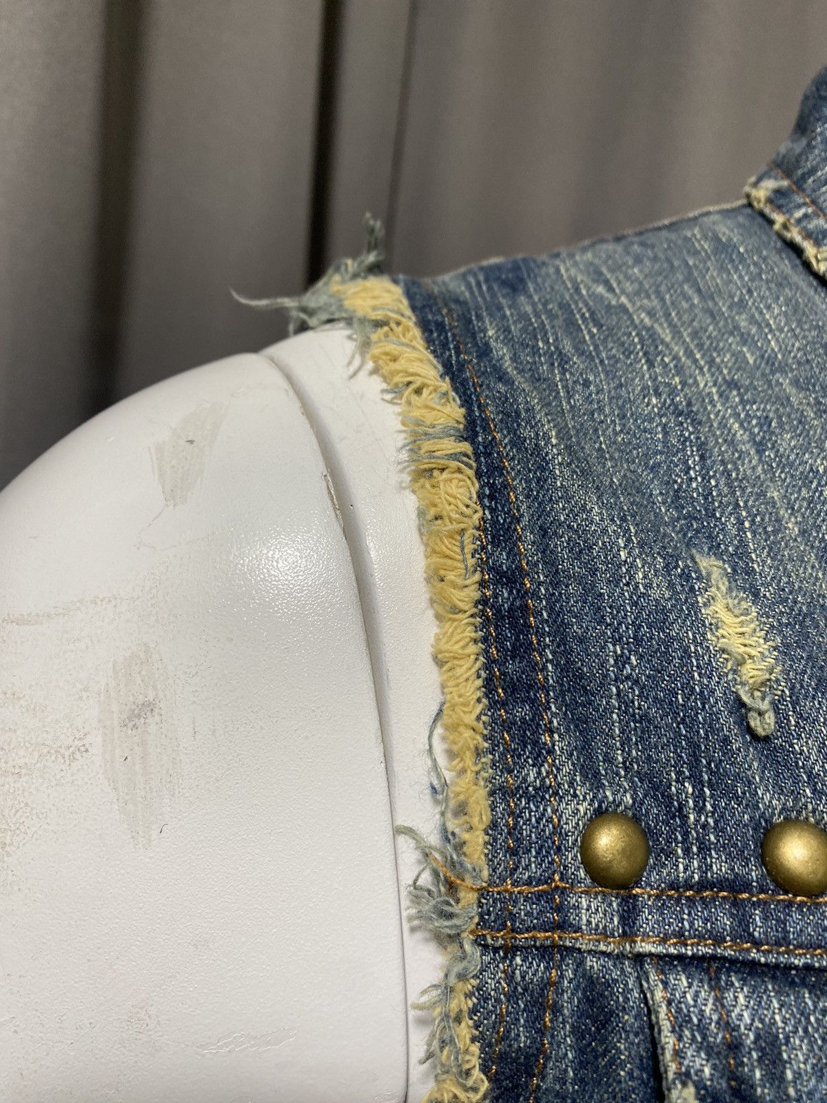In The Attic × Japanese Brand Punk Indigo Denim Distressed Embroidered Vest Size US M / EU 48-50 / 2 - 7 Thumbnail