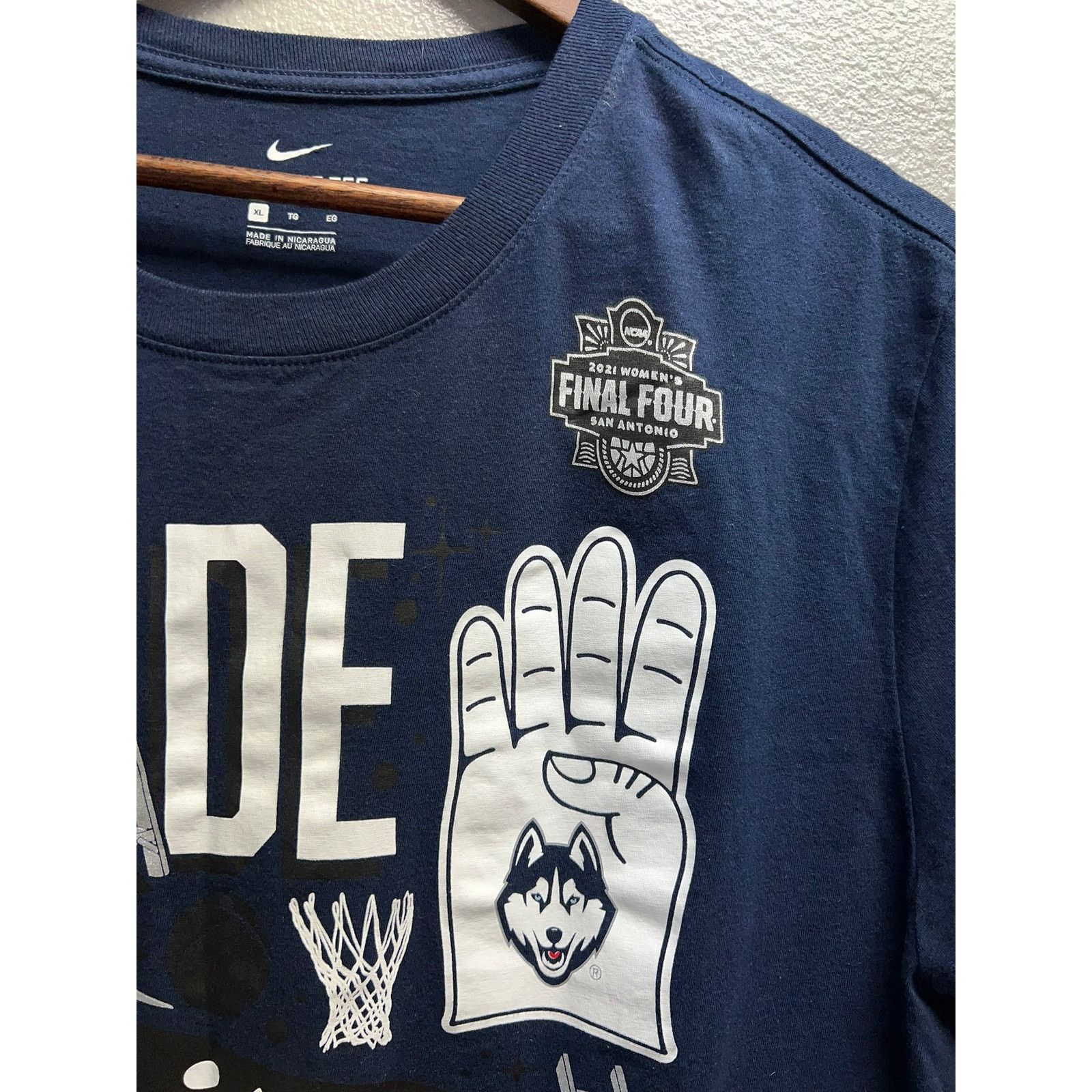 Nike Womens Nike Connecticut Huskies Shirt Final Four Tee XL Size US XL / EU 56 / 4 - 4 Thumbnail