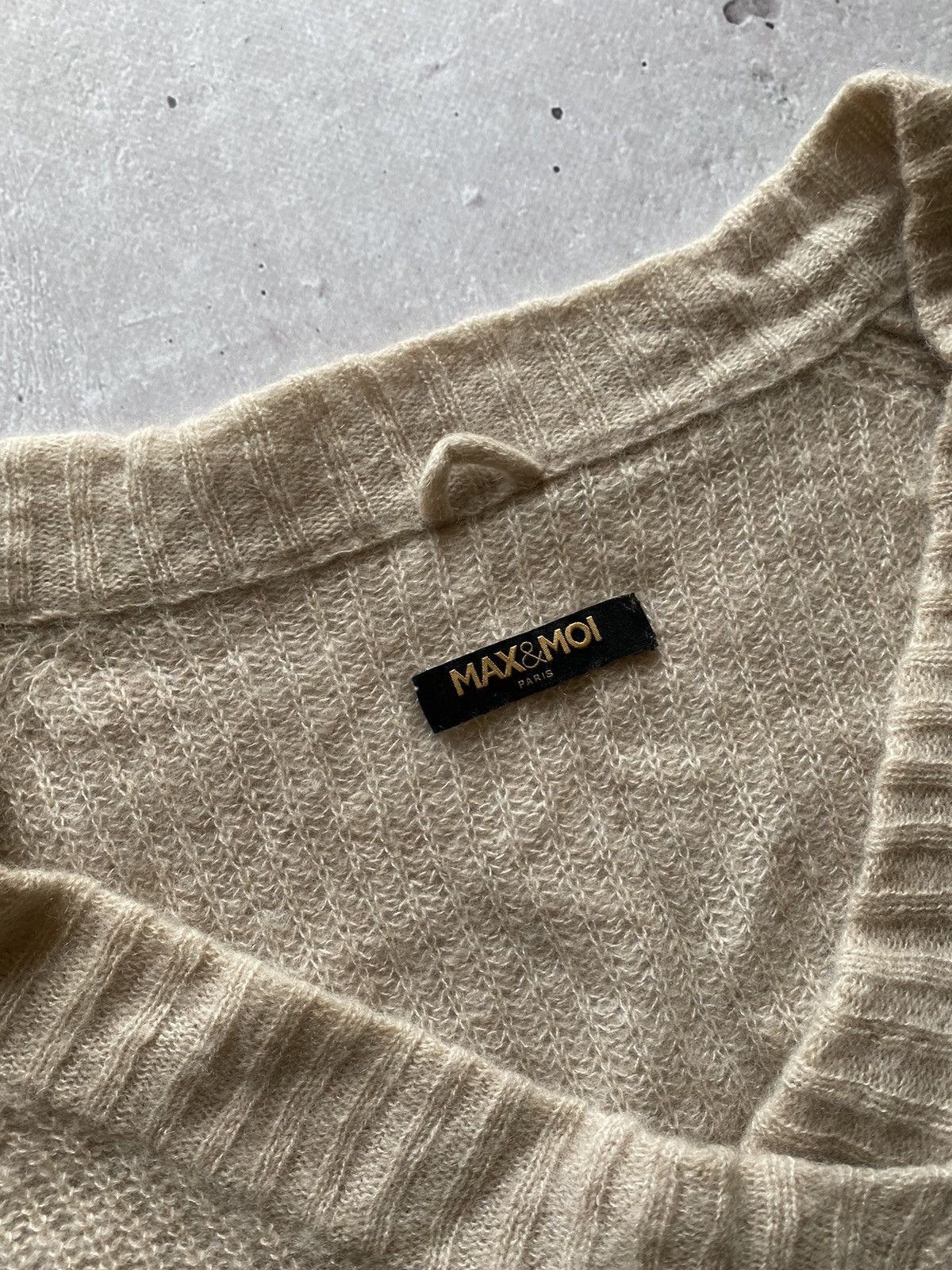 Designer Max & Moi Women's V-Neck Long Sleeves Cashemere Pullover Size M / US 6-8 / IT 42-44 - 3 Thumbnail