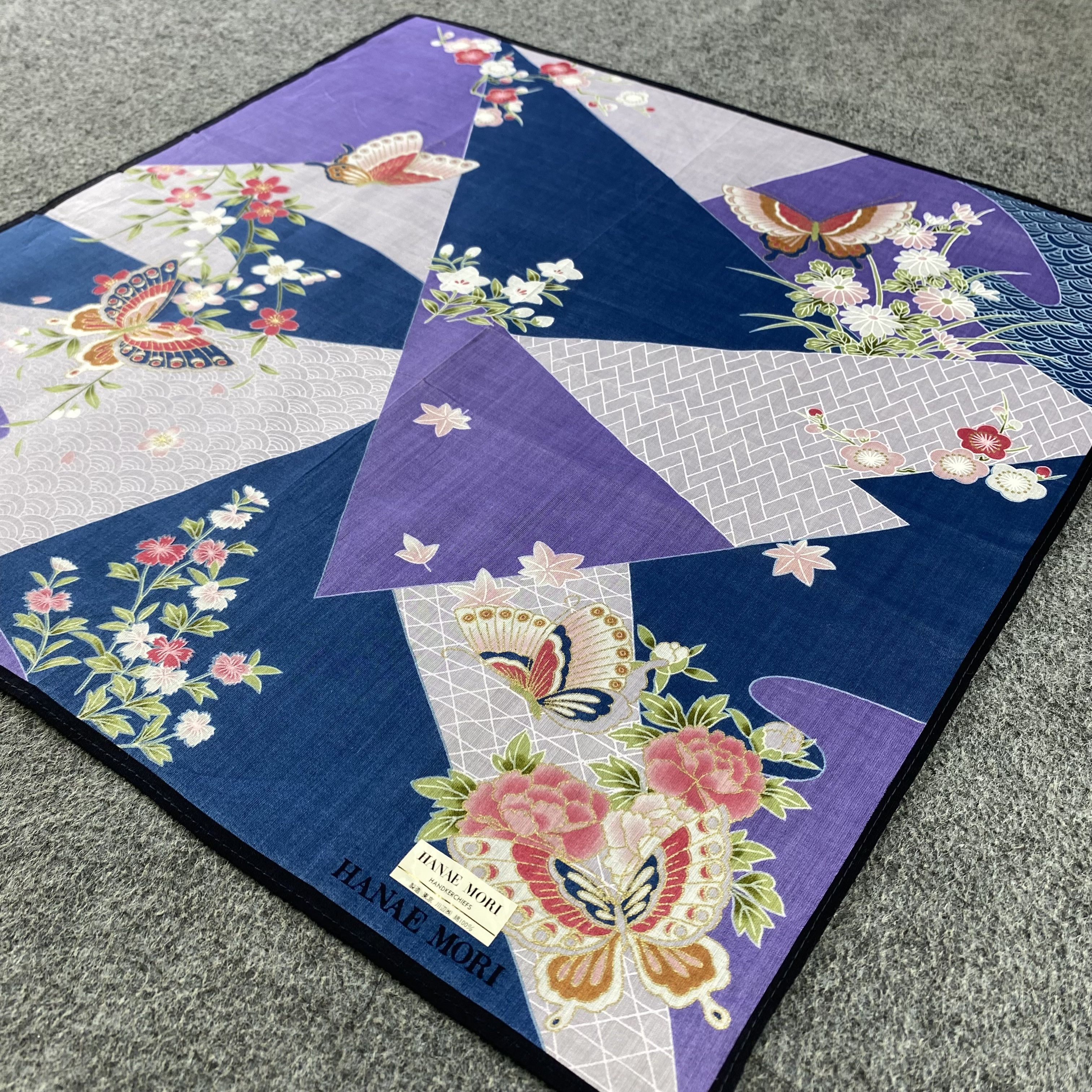 Hanae Mori Hanae Mori Handkerchief/Neckerchief/Bandana HC790 Size ONE SIZE - 2 Thumbnail