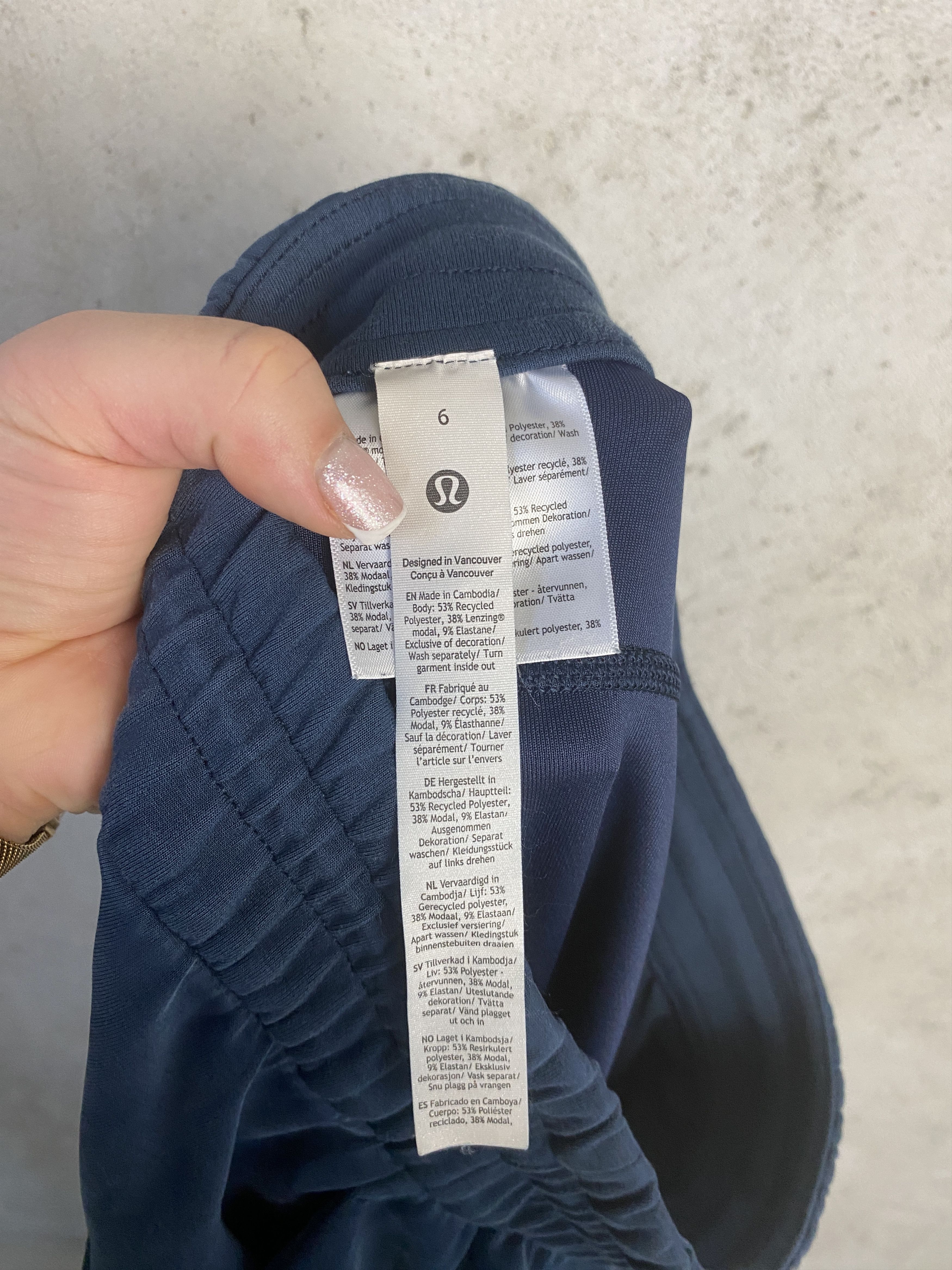 Lululemon Lululemon sweatpants joggers sport yoga gym pilates Size 28" / US 6 / IT 42 - 4 Thumbnail