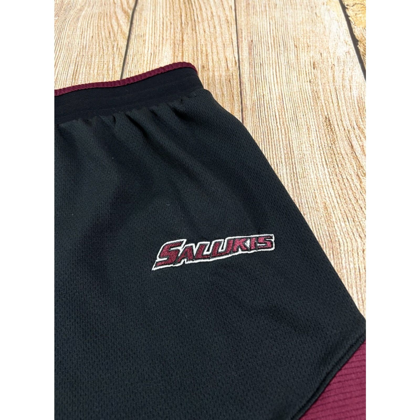 Under Armour Under Armour Women Athletic Shorts SIU Salukis Illinois College Black M Medium College Activewear Womens Size 32" / US 10 / IT 46 - 3 Thumbnail