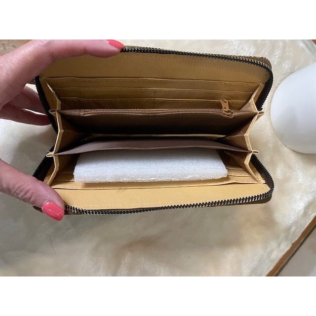 The Unbranded Brand Sustainable Luxury | Long CORK Wallet from Portugal – Eco-Fr Size ONE SIZE - 3 Thumbnail