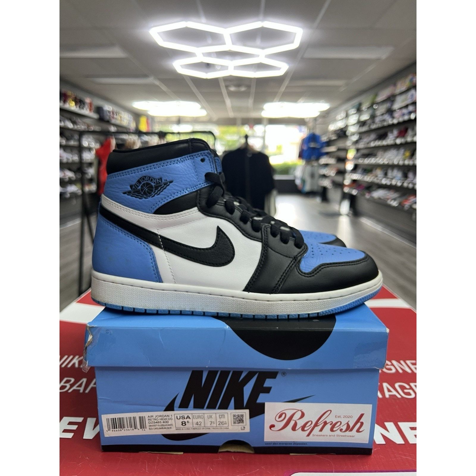 Jordan Brand Air Jordan 1 Retro High OG UNC Toe Size 8.5 (DZ5485-400) Size US 8.5 / EU 41-42 - 1 Thumbnail