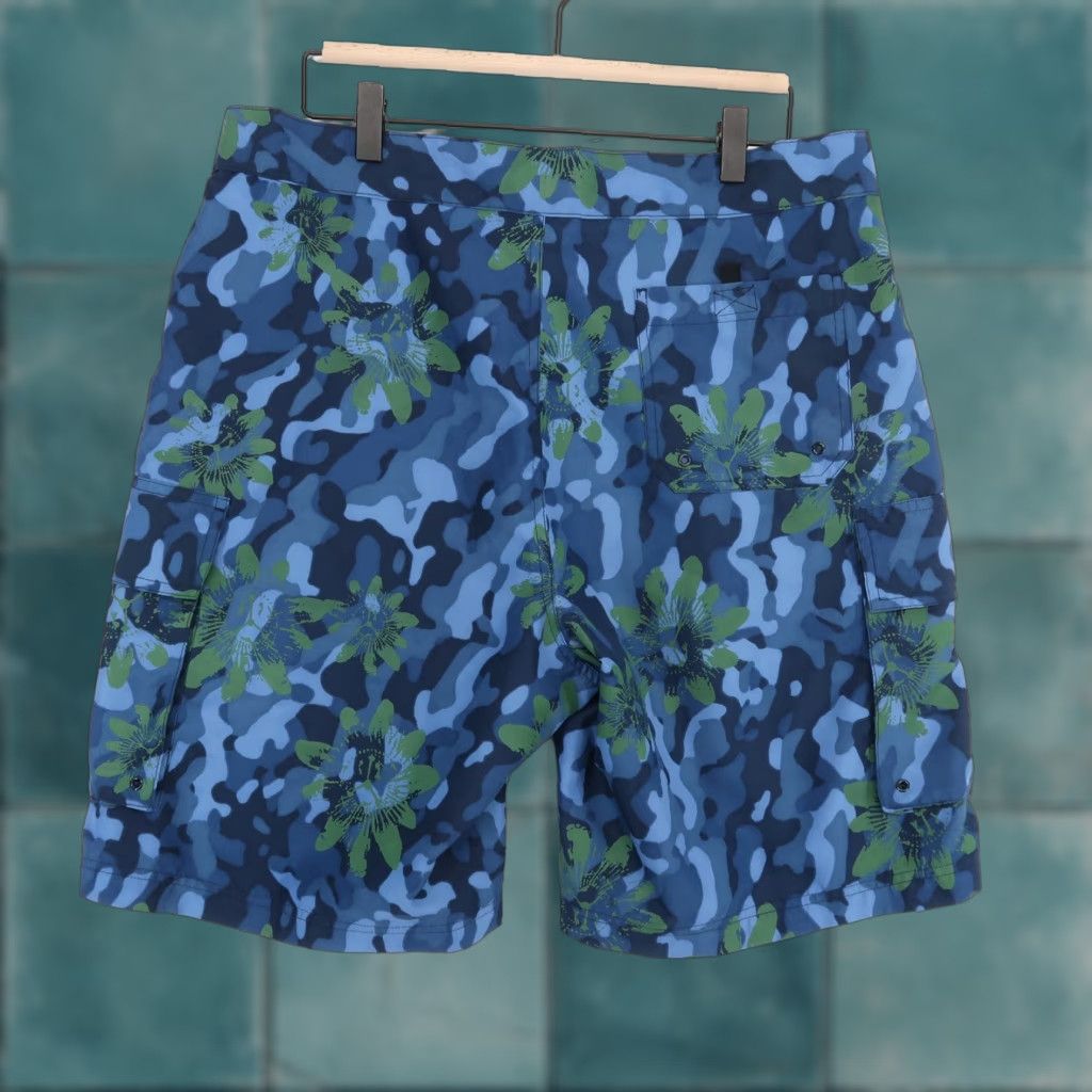 J.Crew J.Crew Cargo Board Shorts Mens 34 Blue Floral Camo Size US 34 / EU 50 - 1 Thumbnail