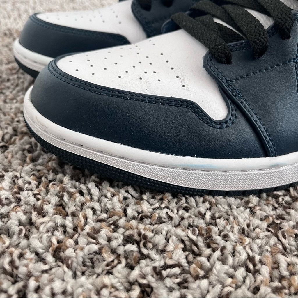 Jordan Brand EUC Air Jordan 1 Mid Sneakers in Armory Navy - M10.5/ W 12 Size US 10.5 / EU 43-44 - 9 Thumbnail