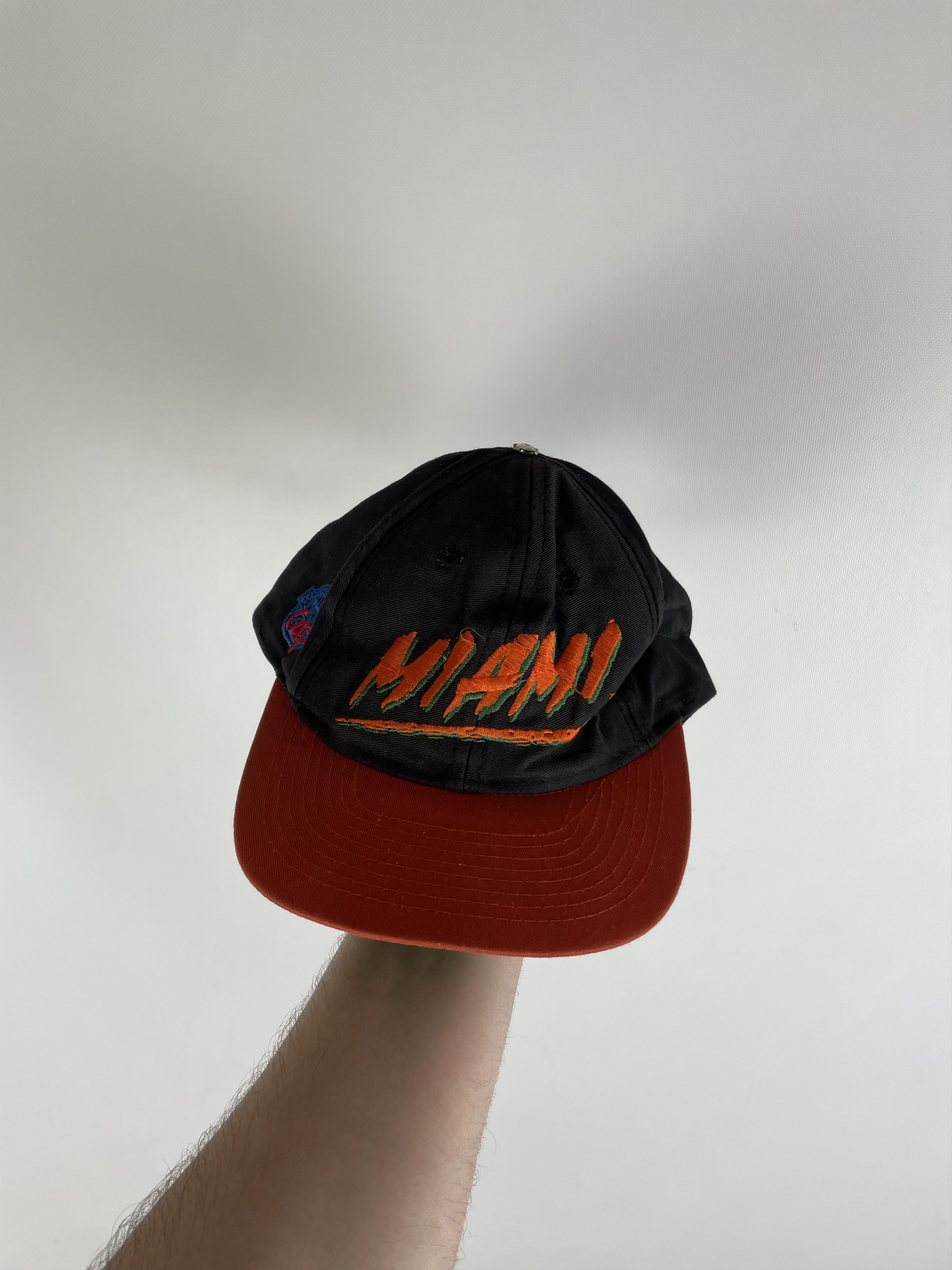 NFL Vintage Miami Hurricanes cap 90s NFL Size ONE SIZE - 1 Thumbnail