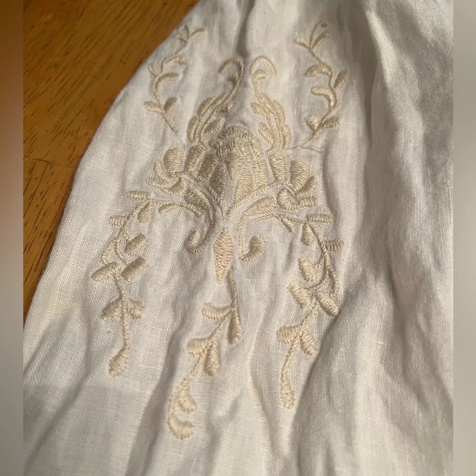 J. Jill J Jill 100% linen, long sleeved embroidered blouse, size Med Size M / US 6-8 / IT 42-44 - 6 Thumbnail
