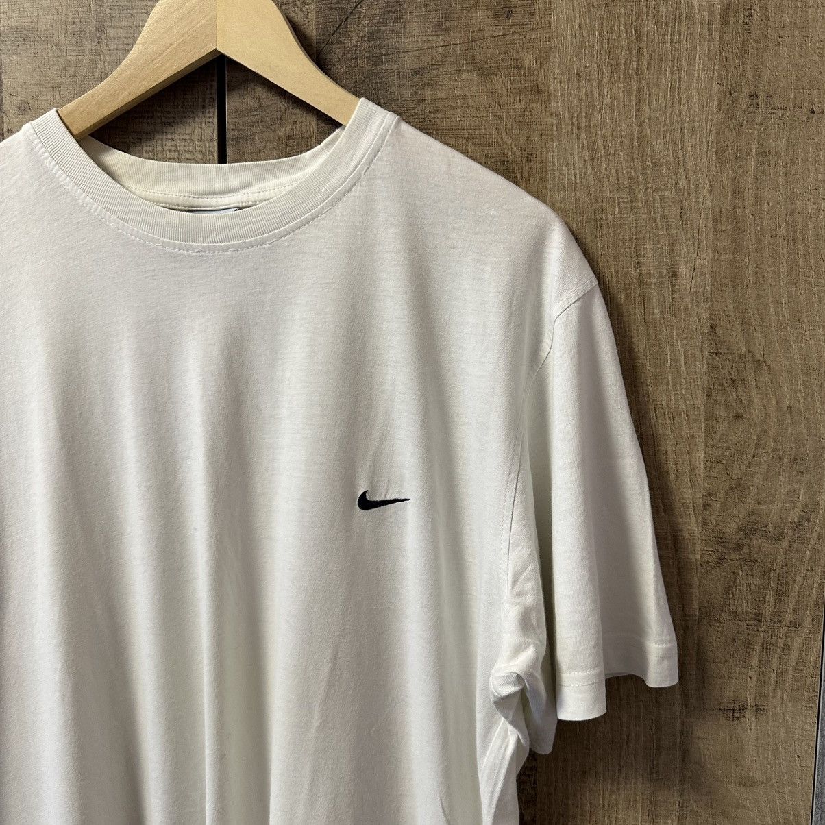 Japanese Brand × Nike Vintage Nike T-shirts 90s Y2K Small Logo USA Basic Fit Size US L / EU 52-54 / 3 - 3 Thumbnail