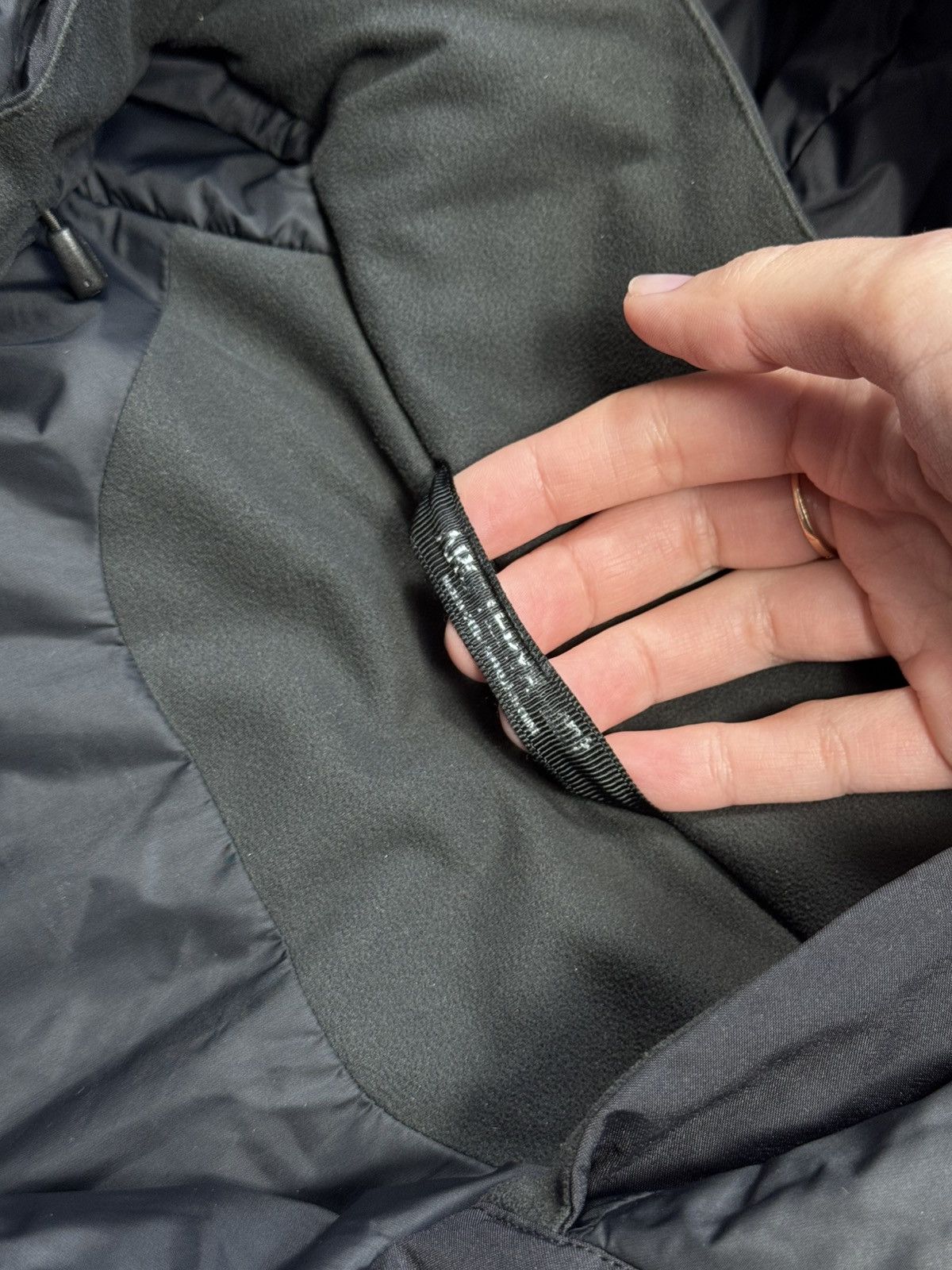 Arc'teryx Arc'teryx Windstopper Insulated Jacket — Black Size US S / EU 44-46 / 1 - 6 Thumbnail