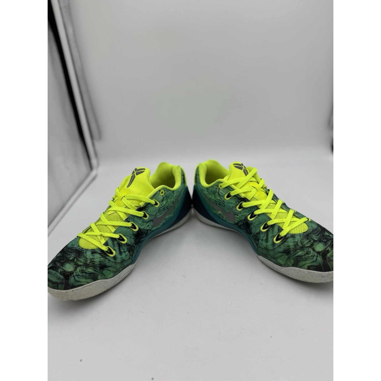 Nike Size 8.5 - Nike Kobe 9 EM Easter Size US 8.5 / EU 41-42 - 2 Thumbnail