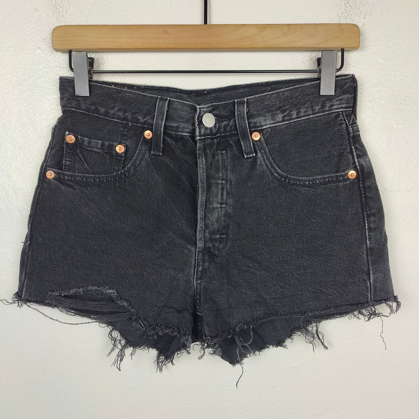 Levi's Levi's 501 Original Shorts Womens 24 Black Distressed Size 24" / US 00 / IT 34 - 1 Thumbnail