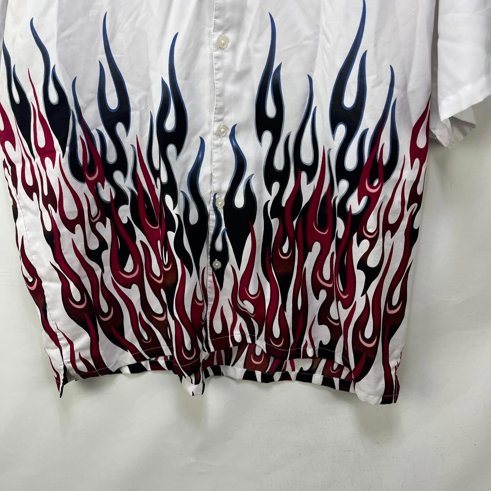 Vintage Vintage Y2K Flames Button Up Short Sleeve Skater Shirt XL Size US XL / EU 56 / 4 - 2 Thumbnail