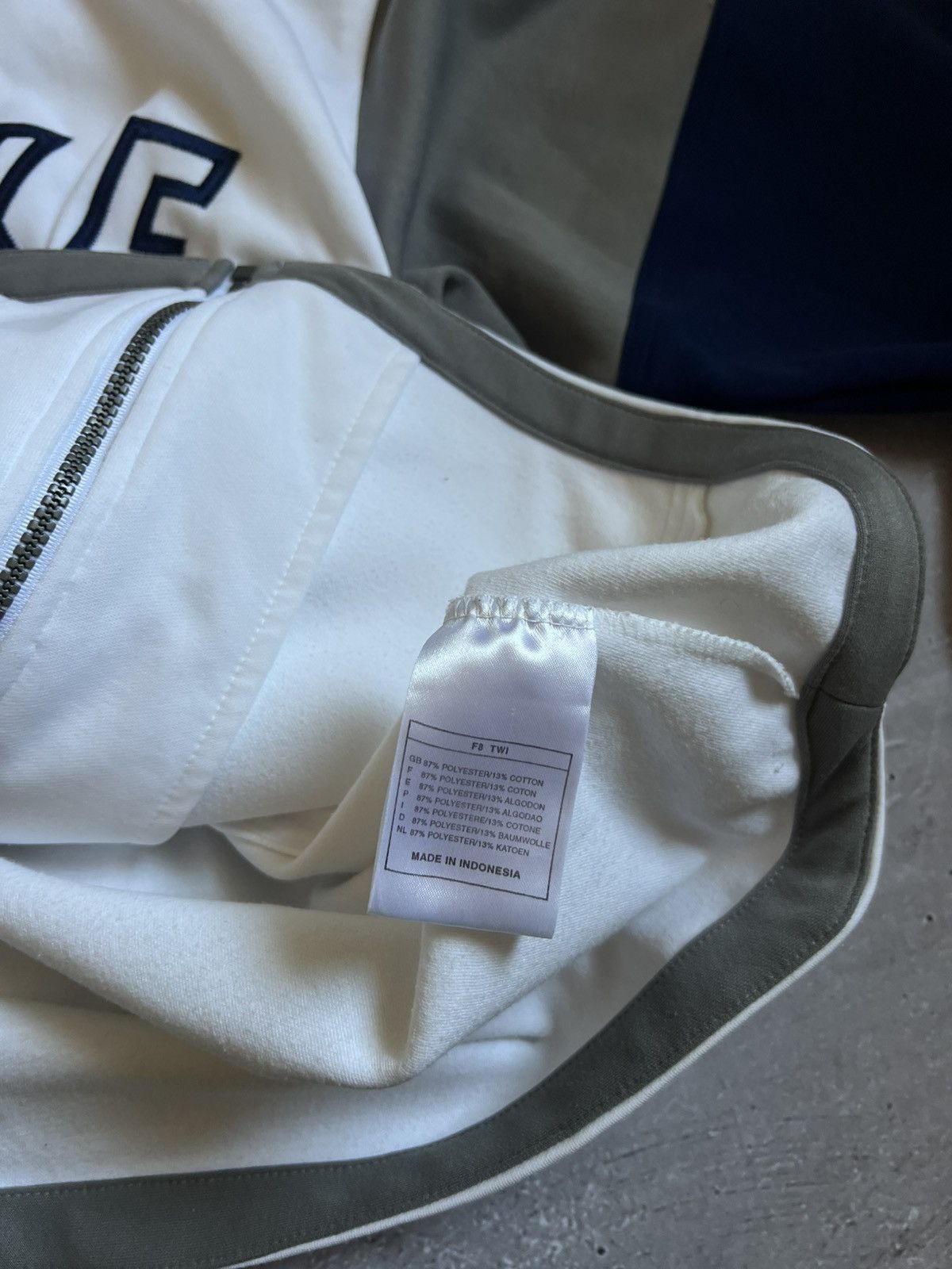 Nike Vintage Nike Full Zip Jacket Navy Men’s Retro Style Size M Size US M / EU 48-50 / 2 - 18 Thumbnail