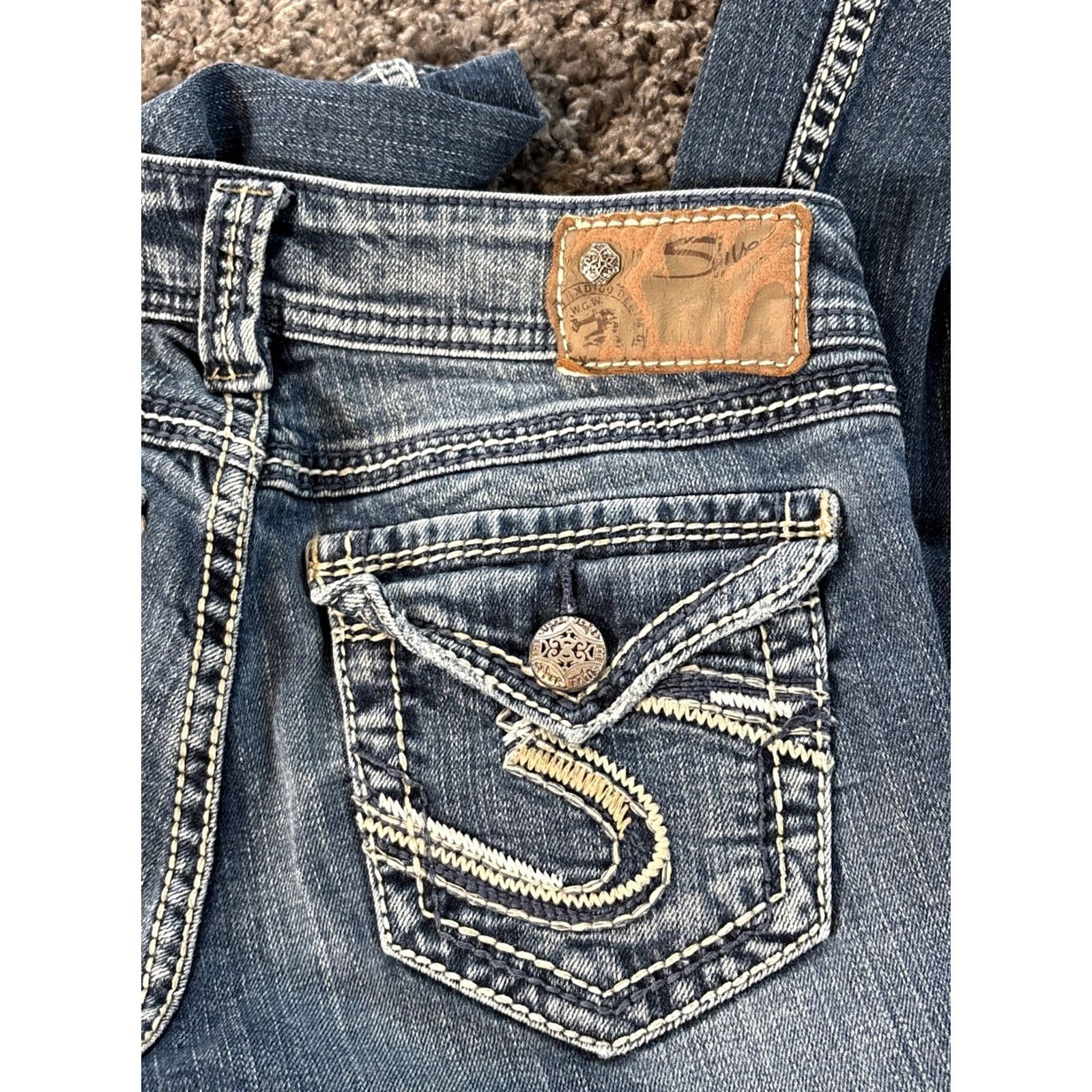 Silver Jeans Co. VINTAGE Silver Jeans Suki Jeans Womens 26x28 Low Rise Light Wash Contrast Stitch Y2K Bootcut Womens Bohemian Blue 26 28 Inseam Mens? Size 26" / US 2 / IT 38 - 7 Thumbnail