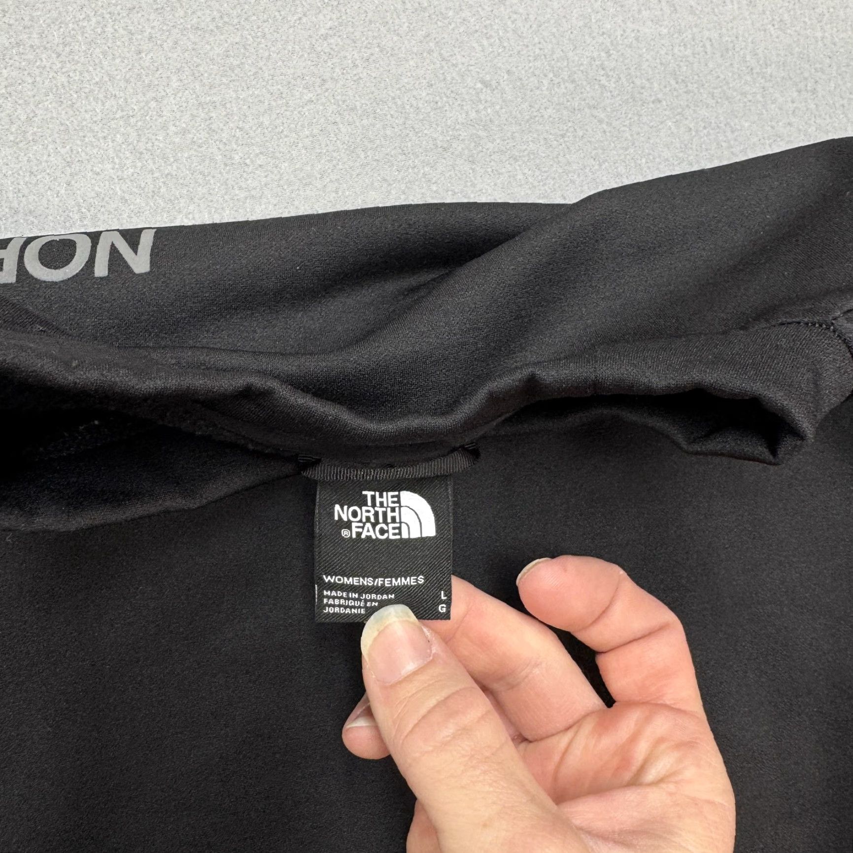 The North Face The North Face Sweatshirt Womens Large Black Crewneck Pullover Performance Crop Logo Graphic Print Lightweight Jersey Size L / US 10 / IT 46 - 2 Thumbnail