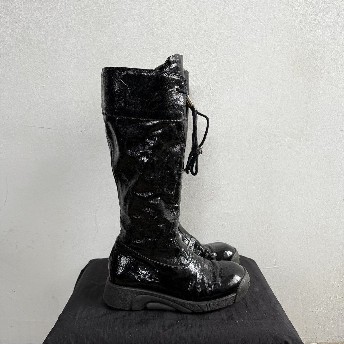 If Six Was Nine Vintage Y2K Bumper Patent Leather Knee High Lace Up Boots Size US 8 / IT 38 - 2 Thumbnail
