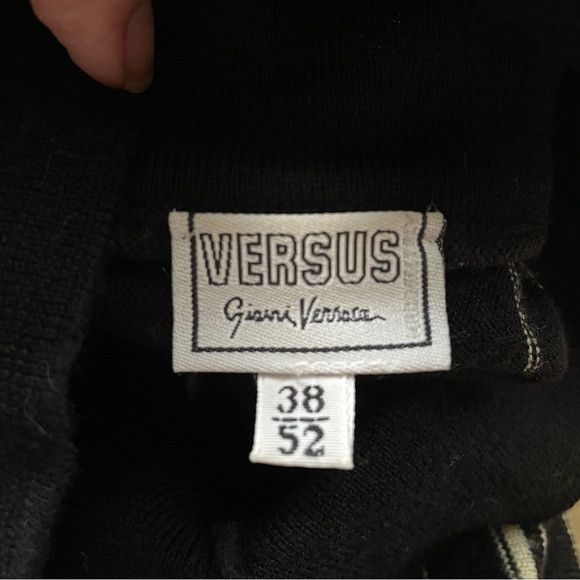 Versace Vintage Versus Versace B&W Striped Wool Pullover Sweater Size US M / EU 48-50 / 2 - 6 Thumbnail