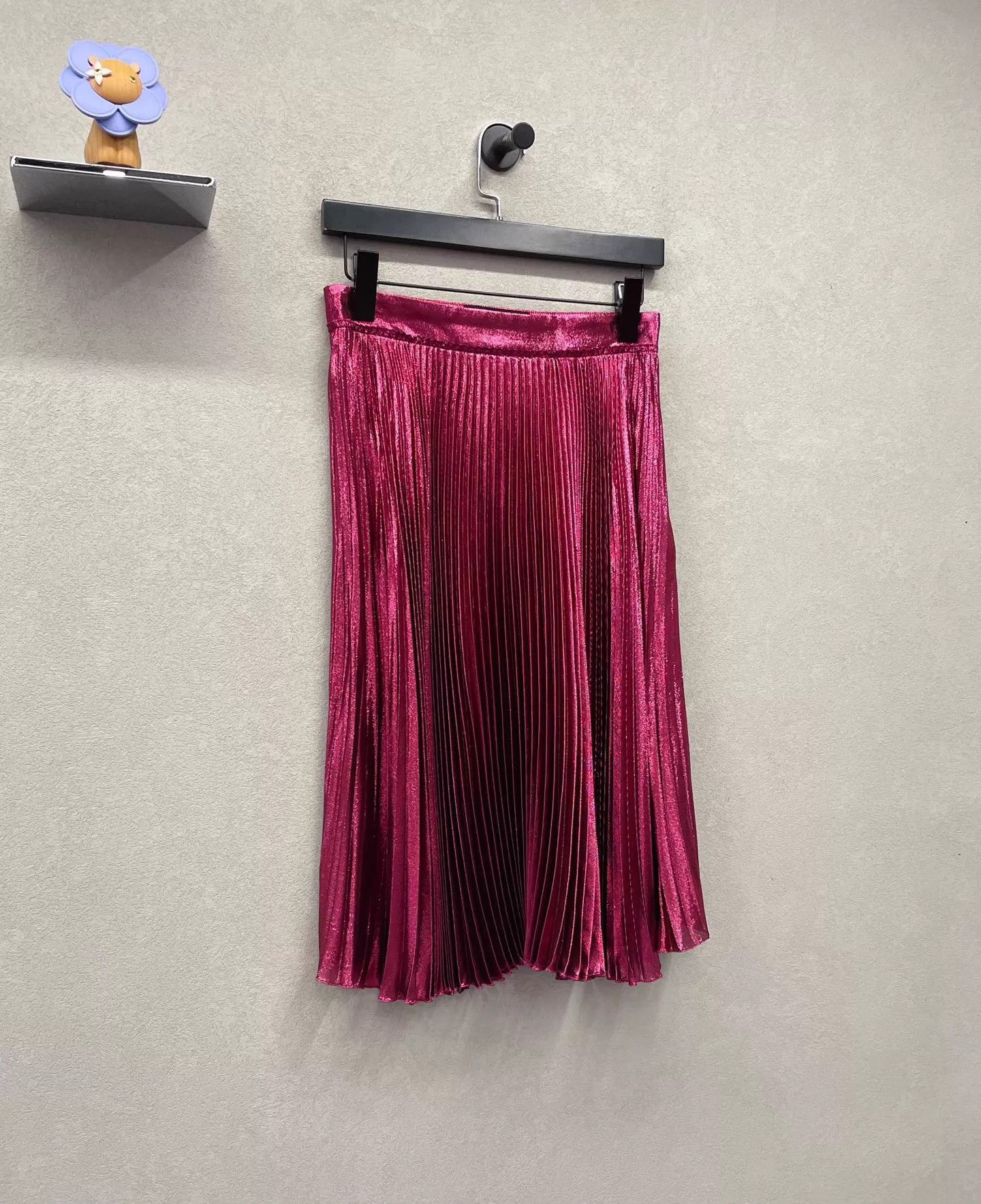Gucci Gucci Women's Red Pleated Skirt 42 Size 28" / US 6 / IT 42 - 3 Thumbnail