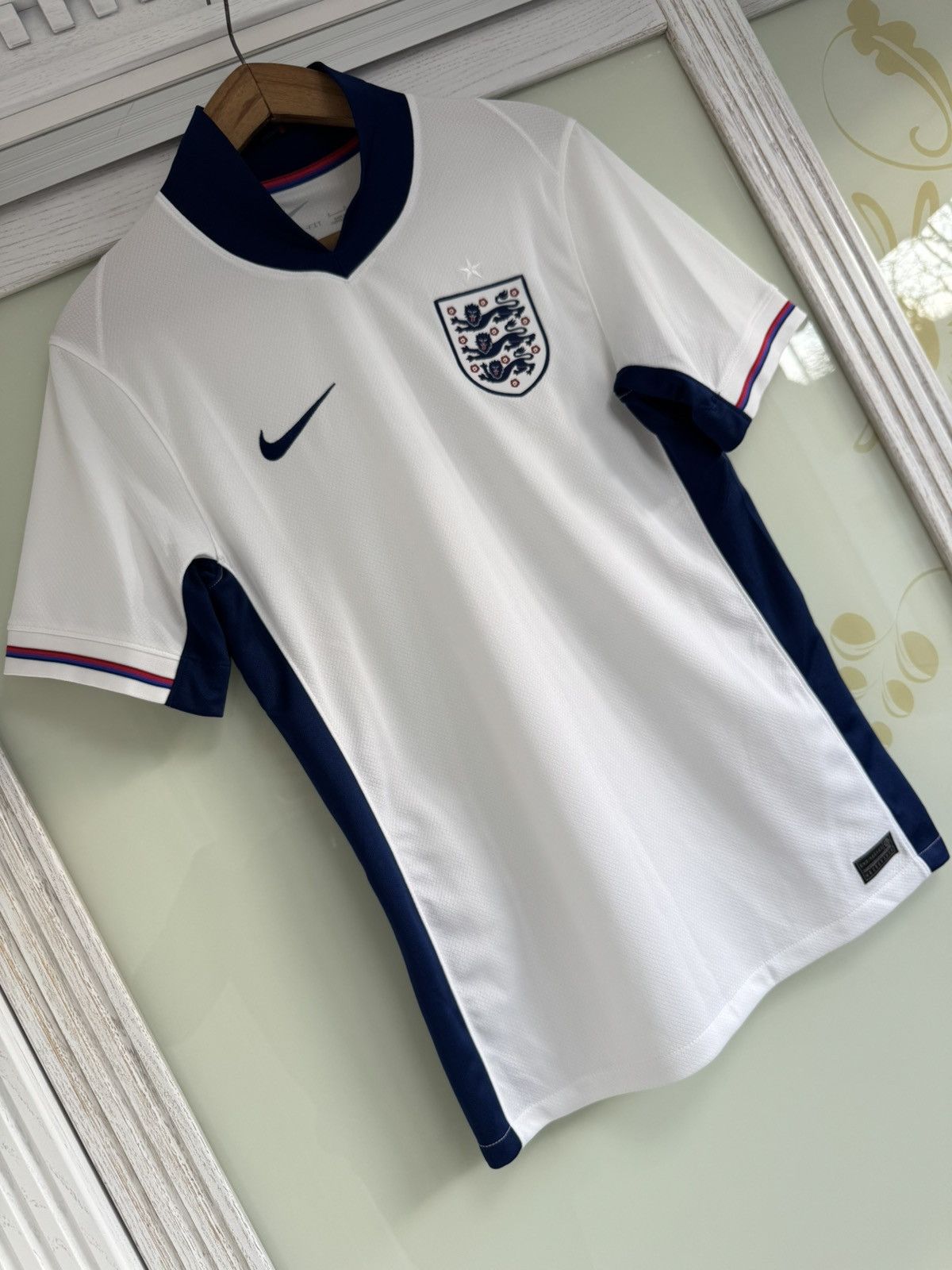 Nike England 2024-2025 Home Soccer Jersey Football Kit Shirt Size US S / EU 44-46 / 1 - 4 Thumbnail