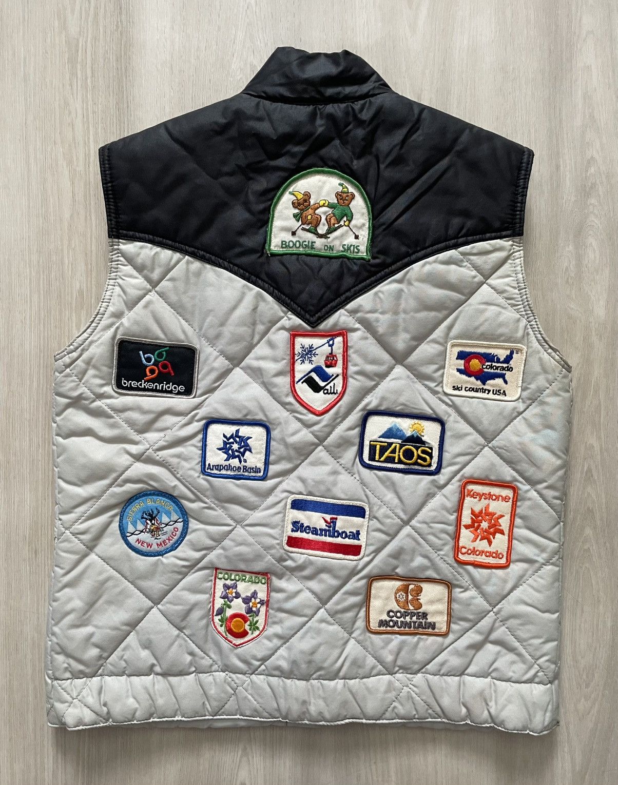 Vintage Vintage 80s Henri Charles Colsenet Ski Vest W 16 Patches MD Size M / US 6-8 / IT 42-44 - 1 Thumbnail